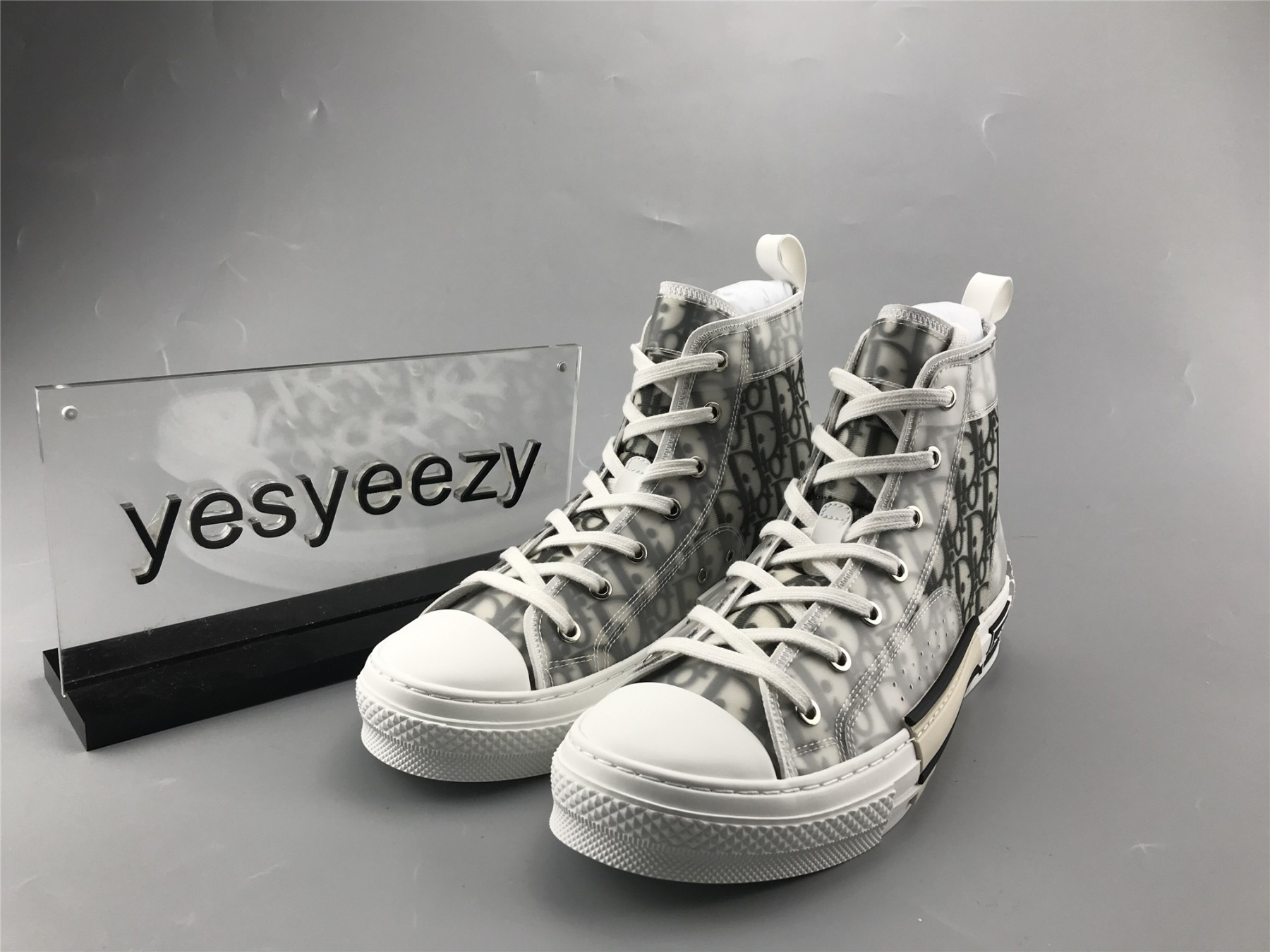 ua D10r b23 high top logo oblique