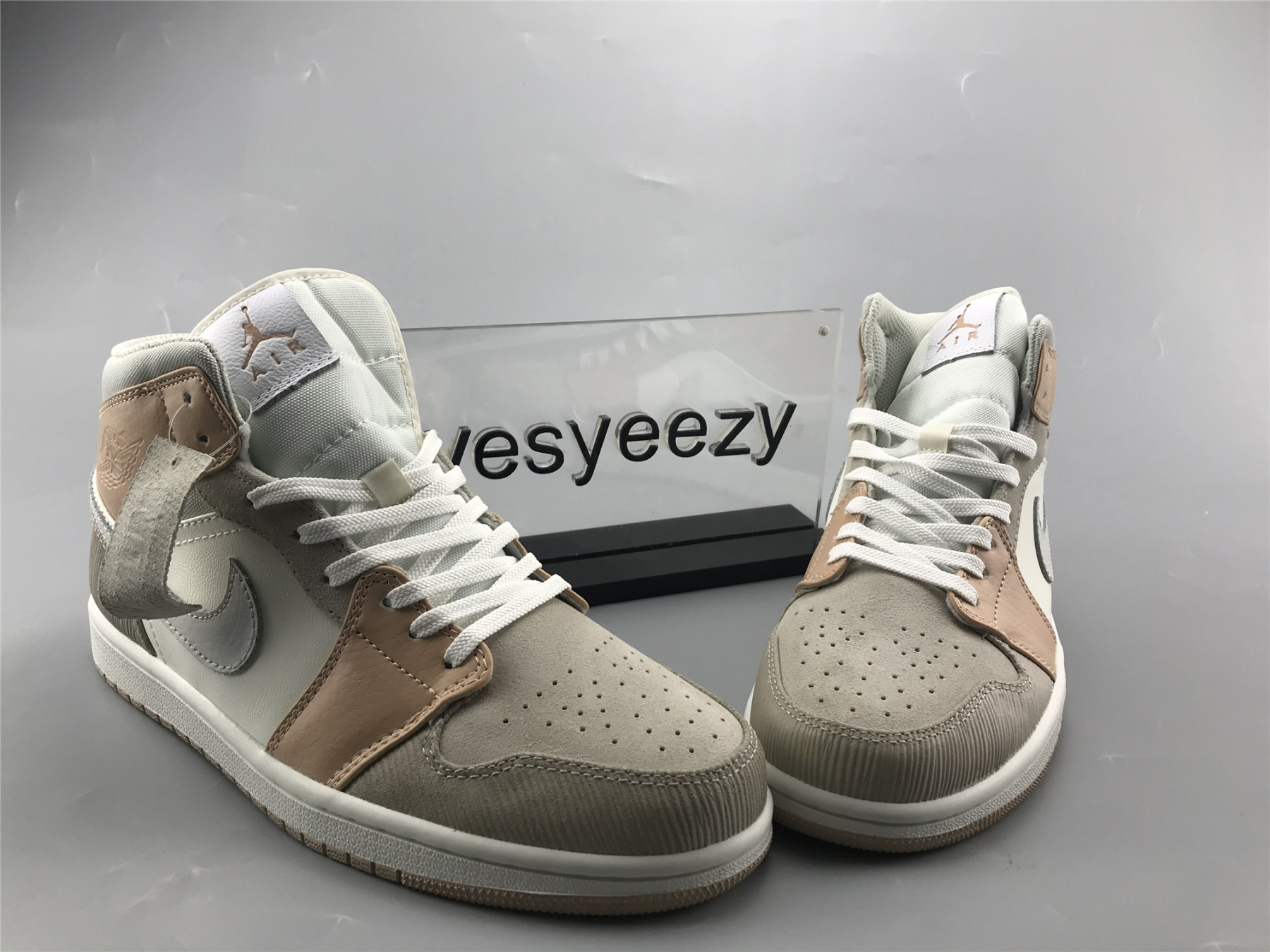 UA  AIR JORDAN 1 MID "MILAN"