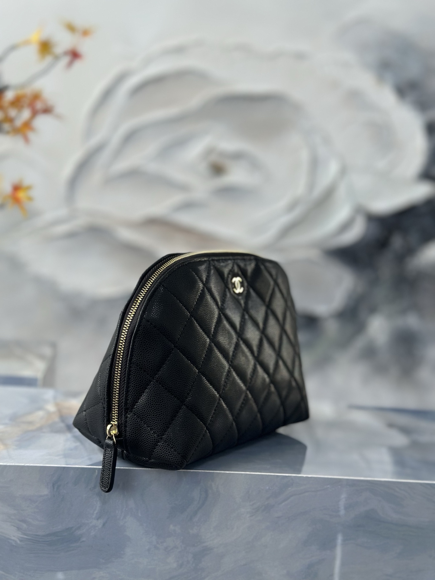 Ch**el quilted cosmetic bag gold hardware a31102 18.5x6x11cm