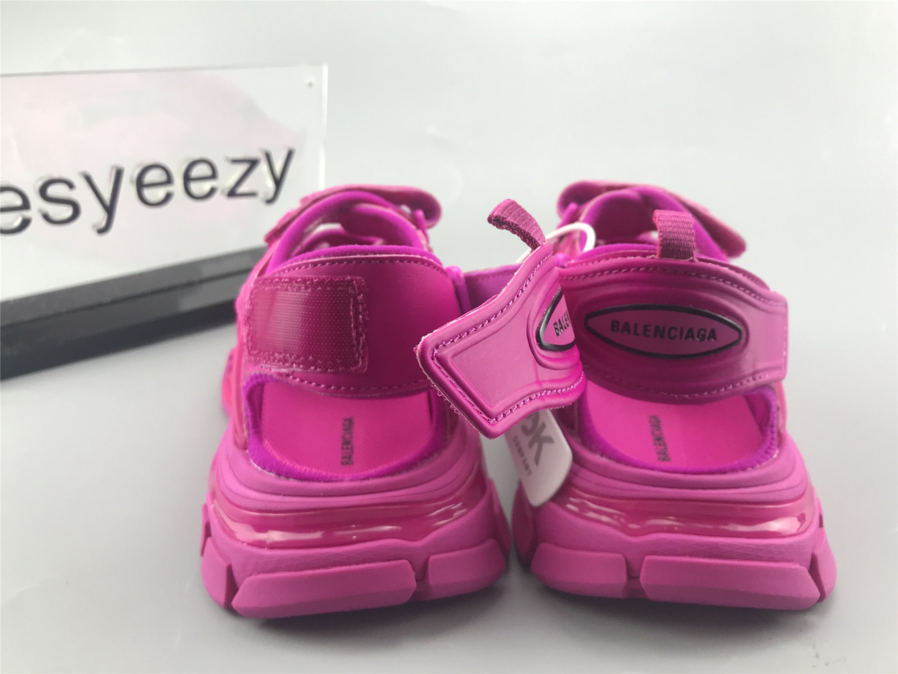 UA TRACK SANDAL ROSE BUBBLE GUM