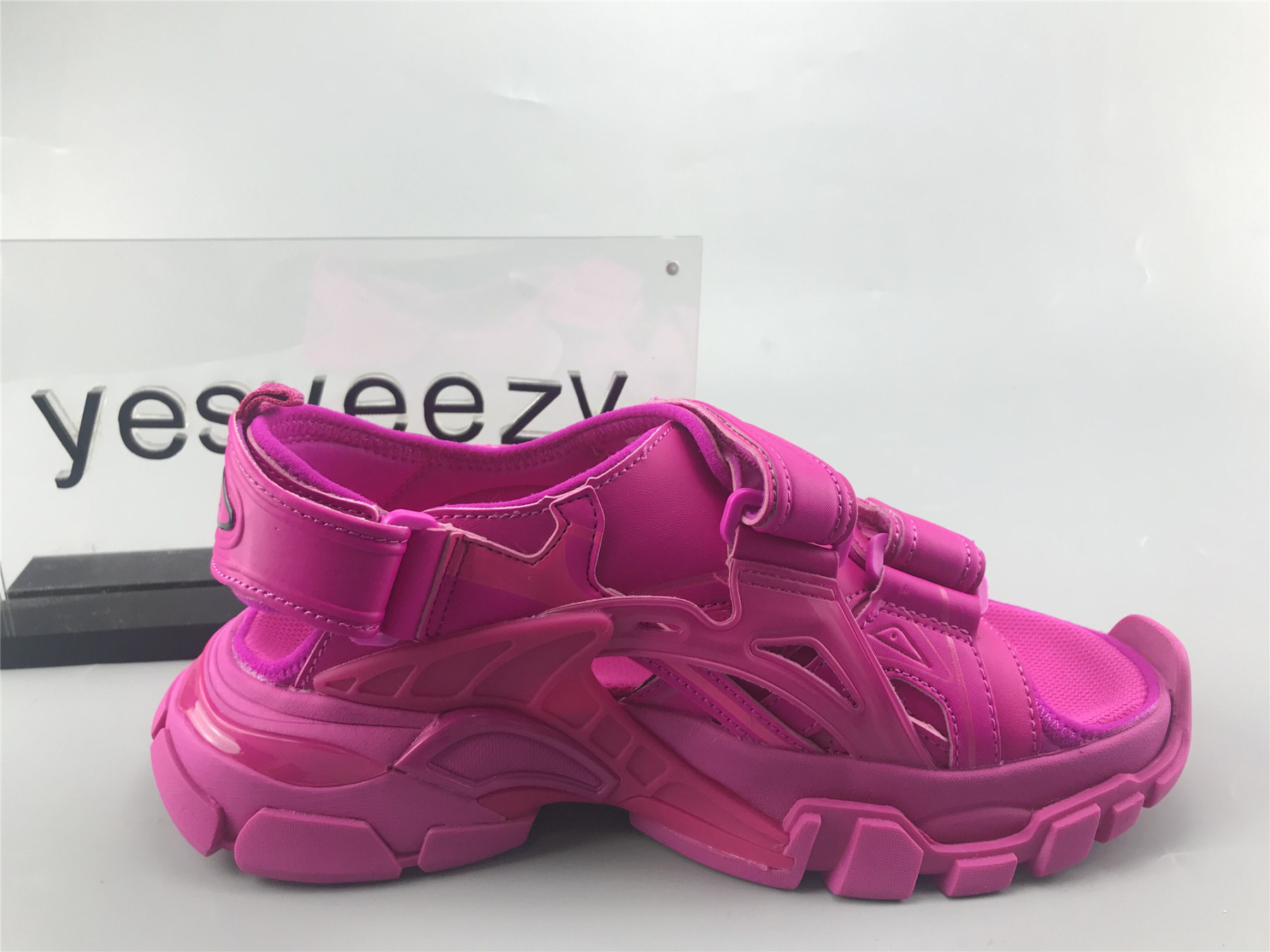 UA TRACK SANDAL ROSE BUBBLE GUM