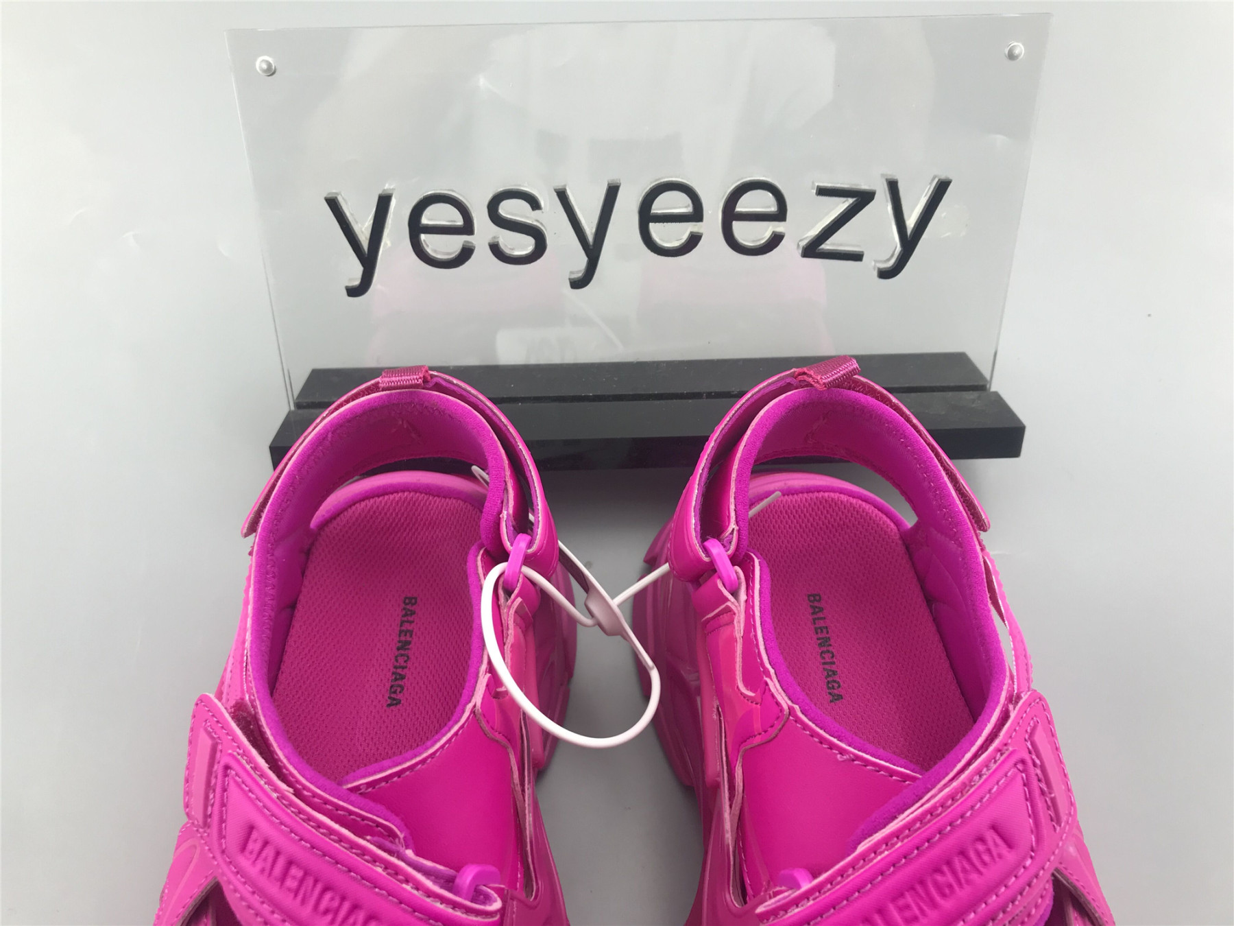 UA TRACK SANDAL ROSE BUBBLE GUM