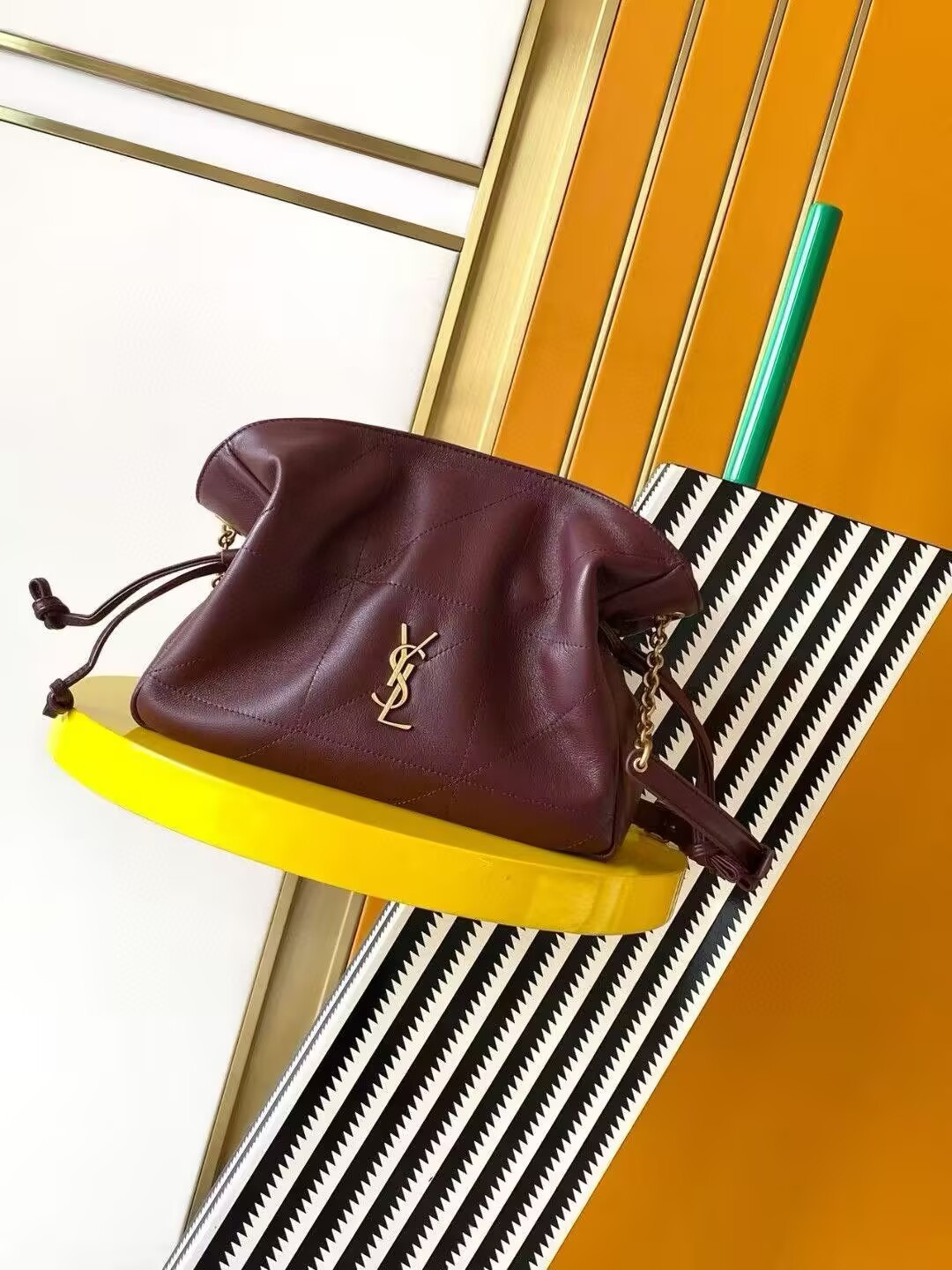 Y51 jamie 4.3 pochon quilted leather shoulder bag 26x18x11cm