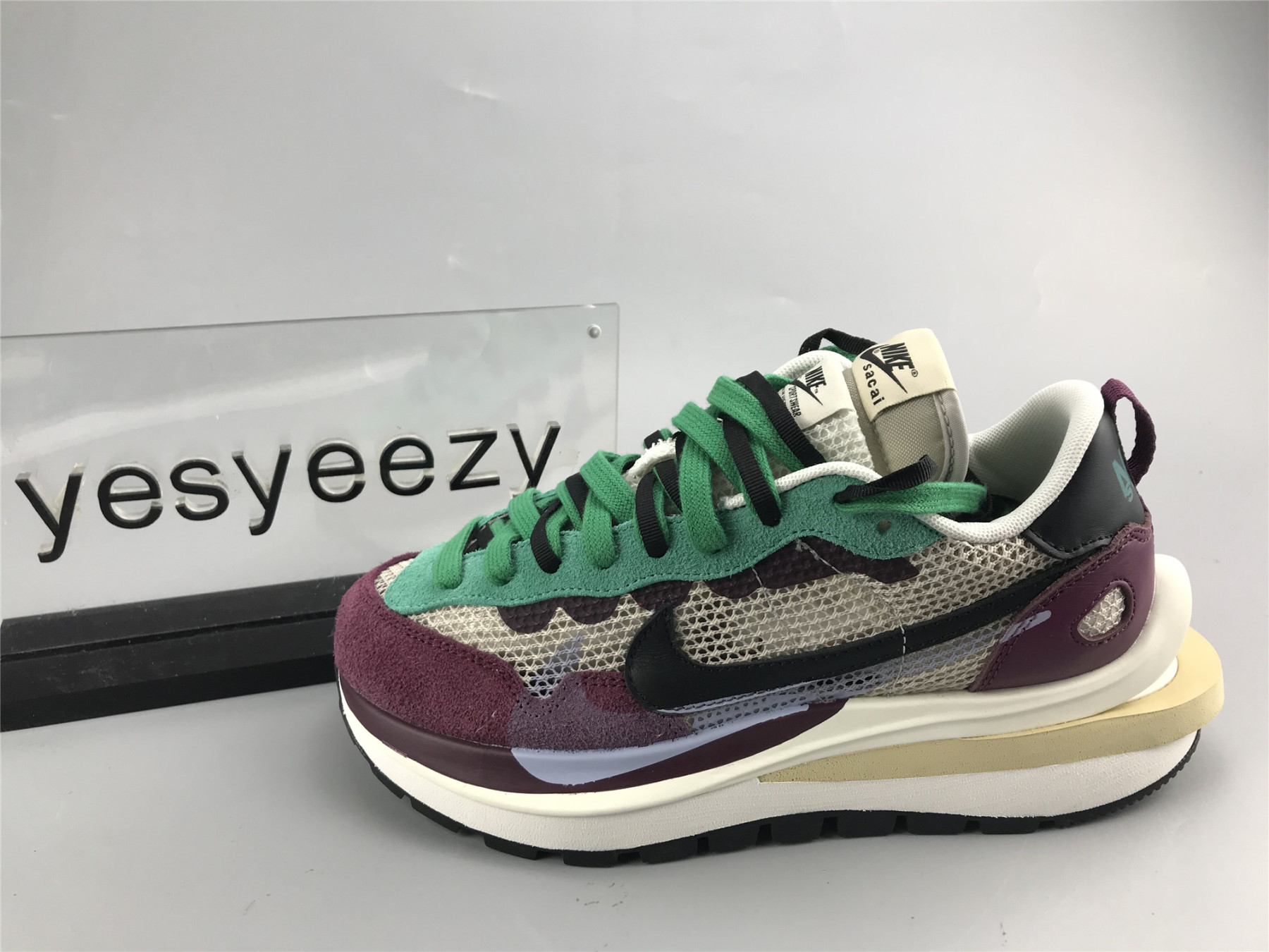 UA NIKE SACAI X VAPORWAFFLE SP 