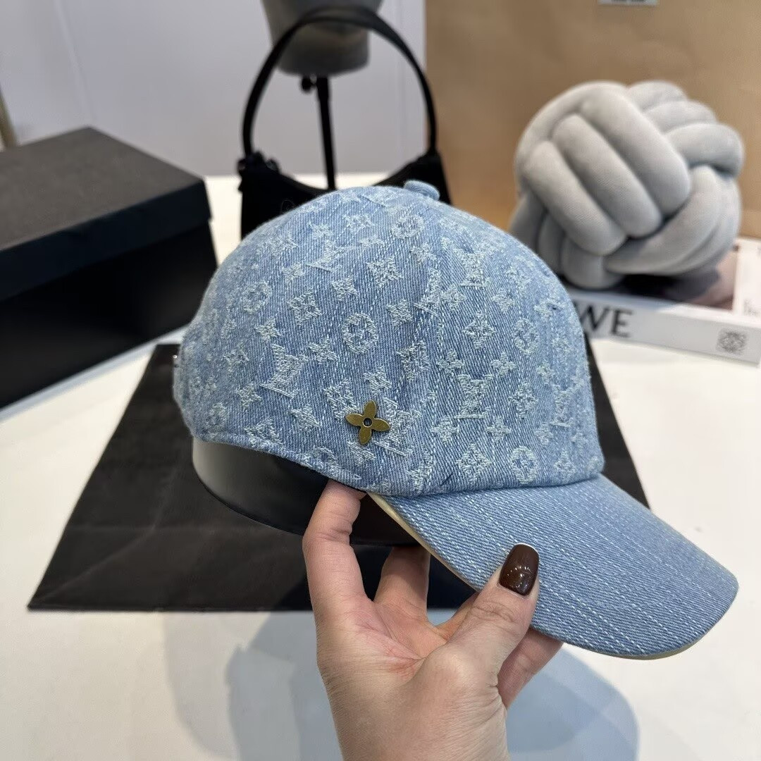 l0vis Vvtt0n baseball cap