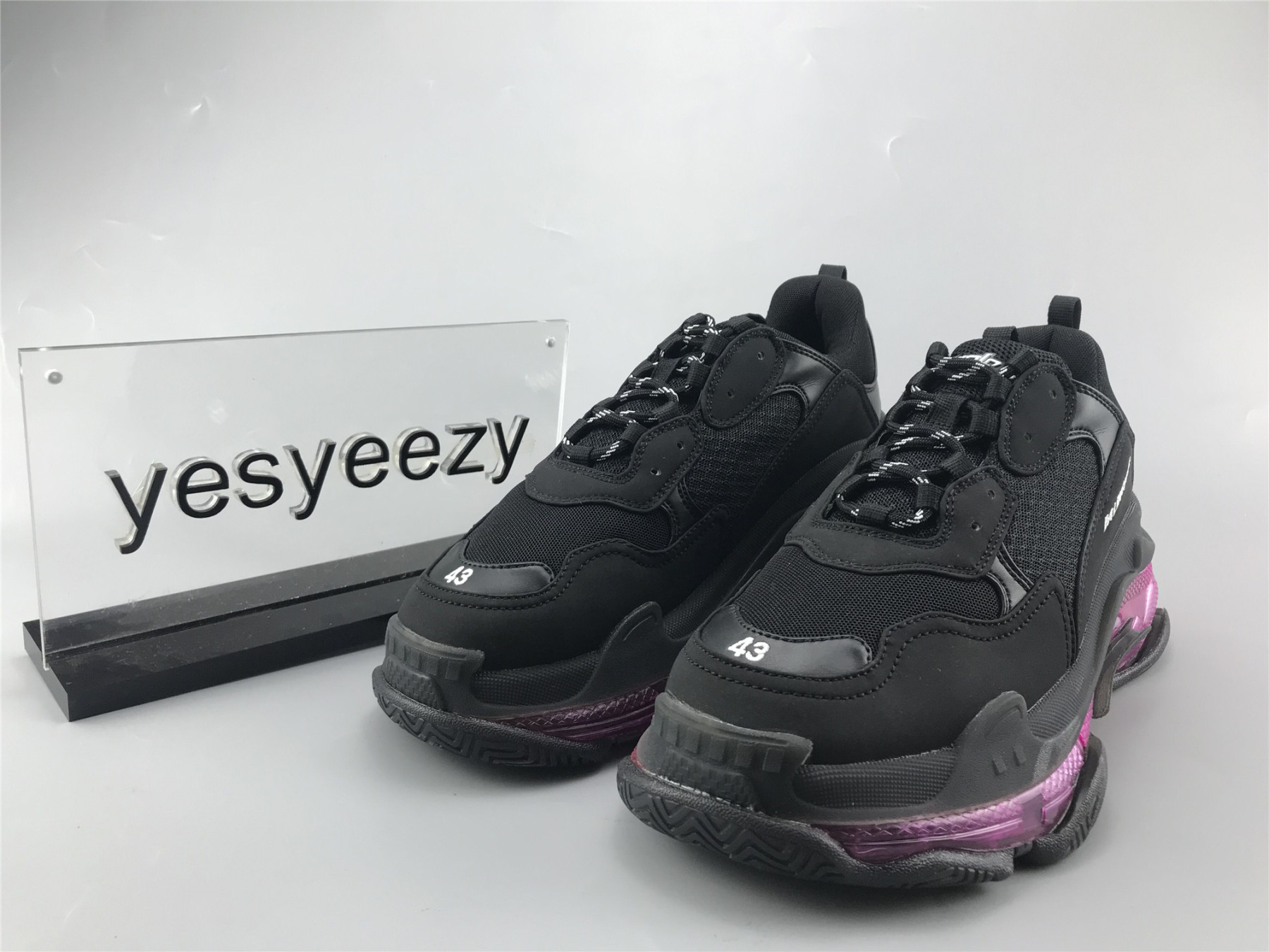 UA TRIPLE S CLEAR SOLE SNEAKER BLACK PLUM RED