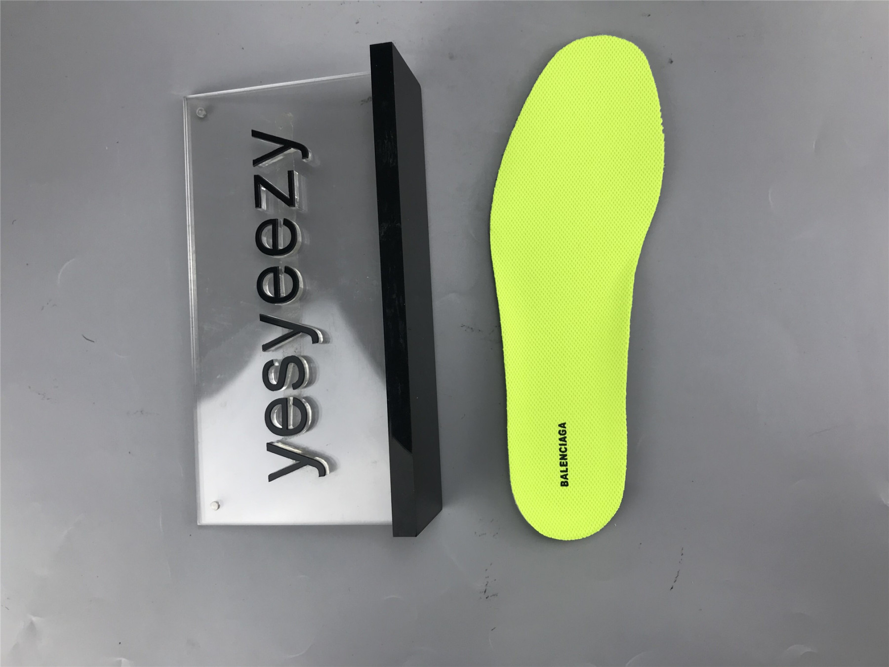 UA TRIPLE S CLEAR SOLE SNEAKER FLUORESCENT GREEN