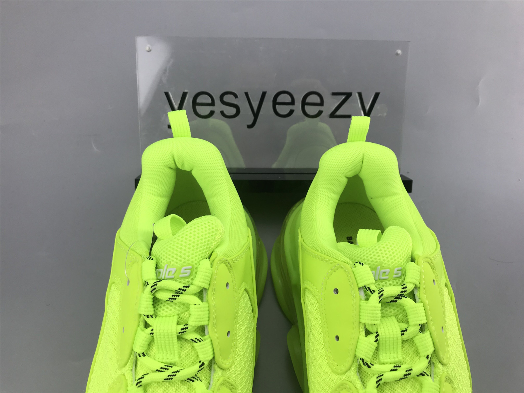 UA TRIPLE S CLEAR SOLE SNEAKER FLUORESCENT GREEN