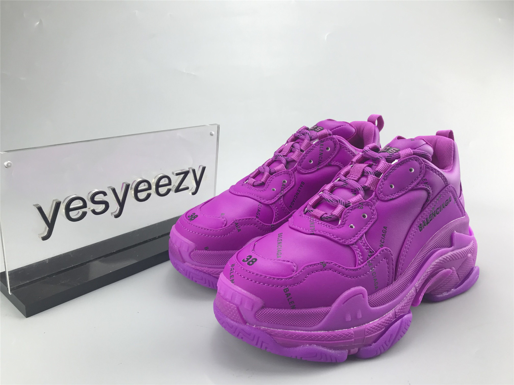 UA TRIPLE S CLEAR SOLE SNEAKER LETTER PLUM RED