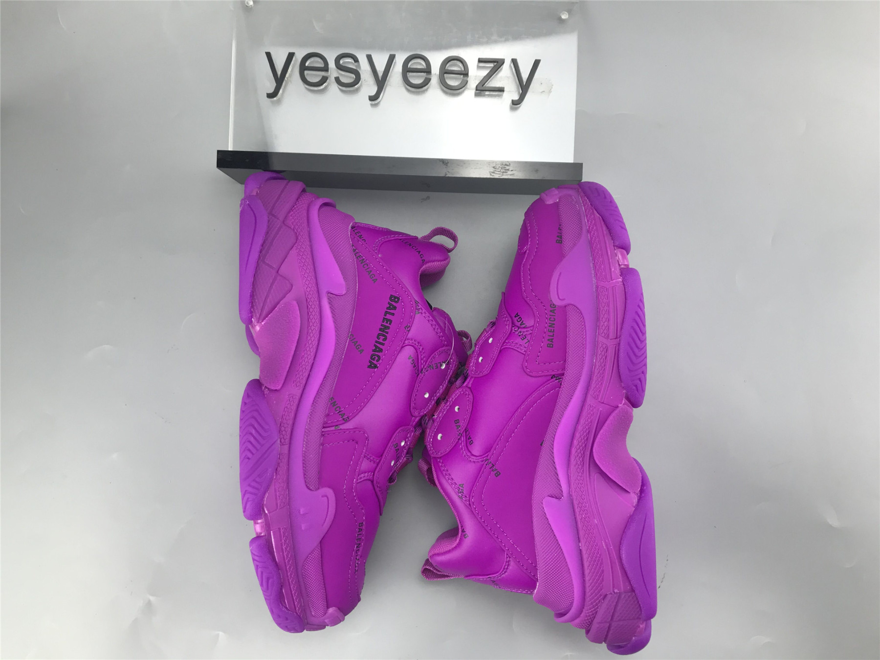 UA TRIPLE S CLEAR SOLE SNEAKER LETTER PLUM RED