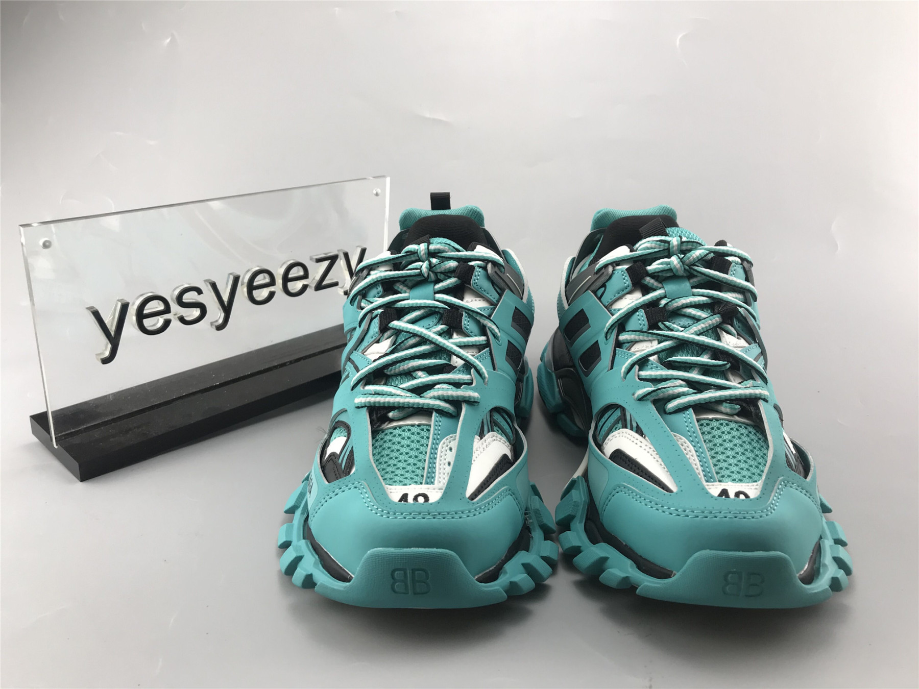 UA TRACK TRAINER EMERALD BLUE