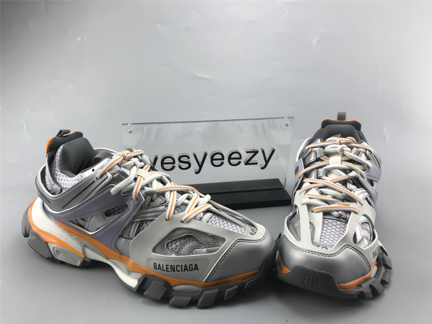 UA TRACK TRAINER WHITE SILVER PURPLE