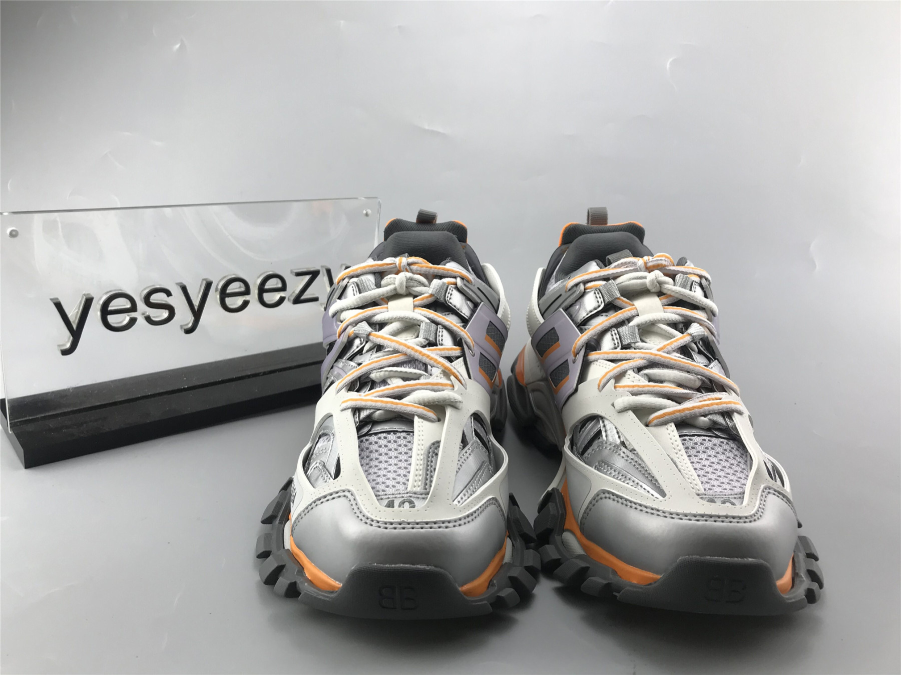 UA TRACK TRAINER WHITE SILVER PURPLE