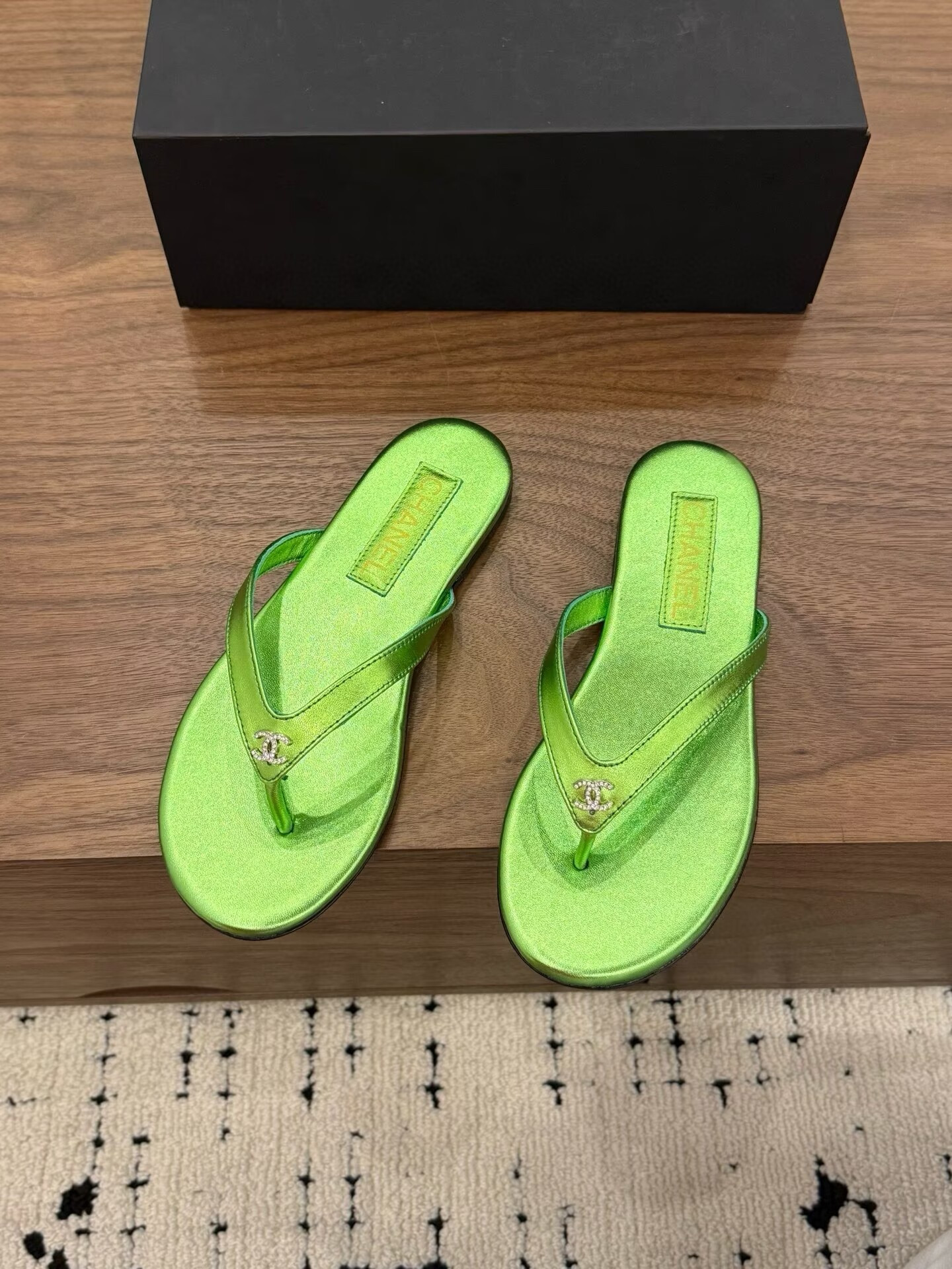 ua Ch**el slides
