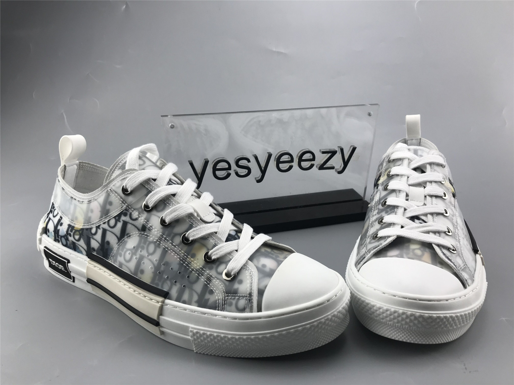 ua D10r b23 low top alex foxton oblique
