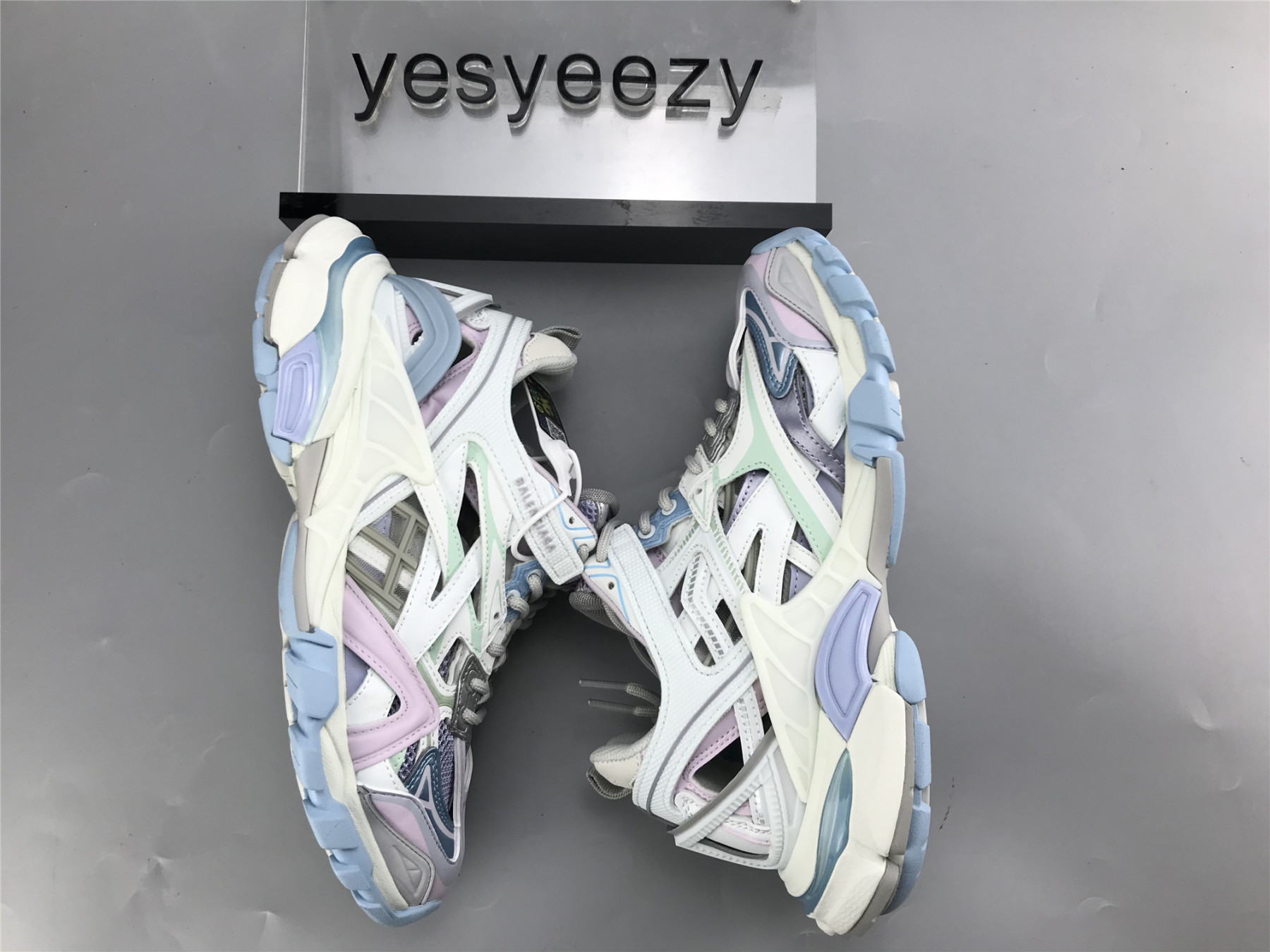 UA TRACK 2 TRAINER WHITE LIGHT BLUE