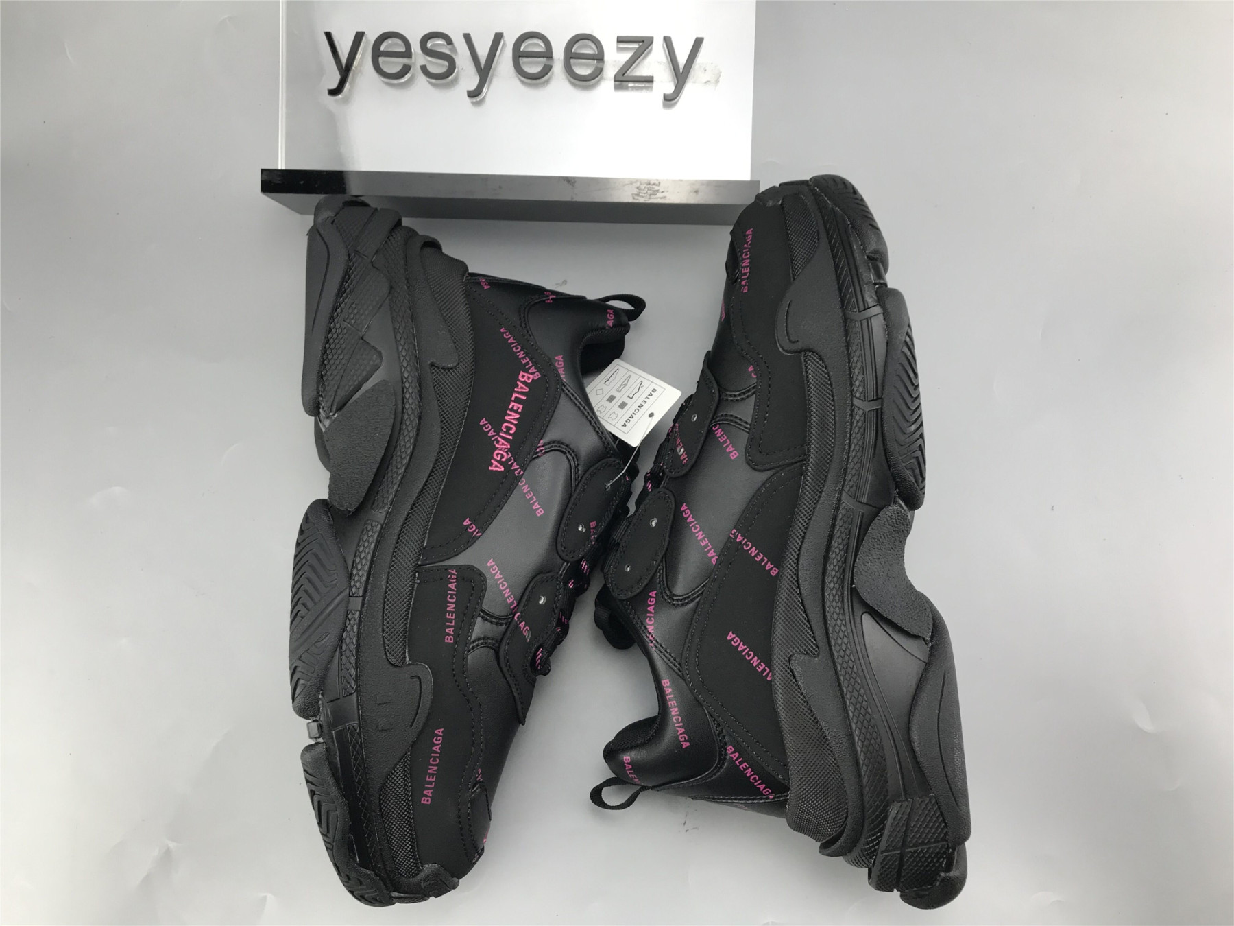 UA TRIPLE S LETTER BLACK PINK