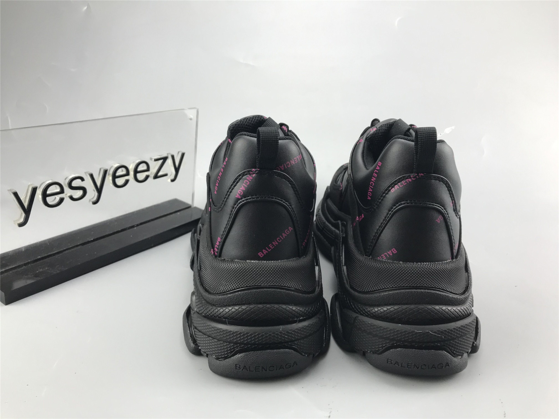UA TRIPLE S LETTER BLACK PINK
