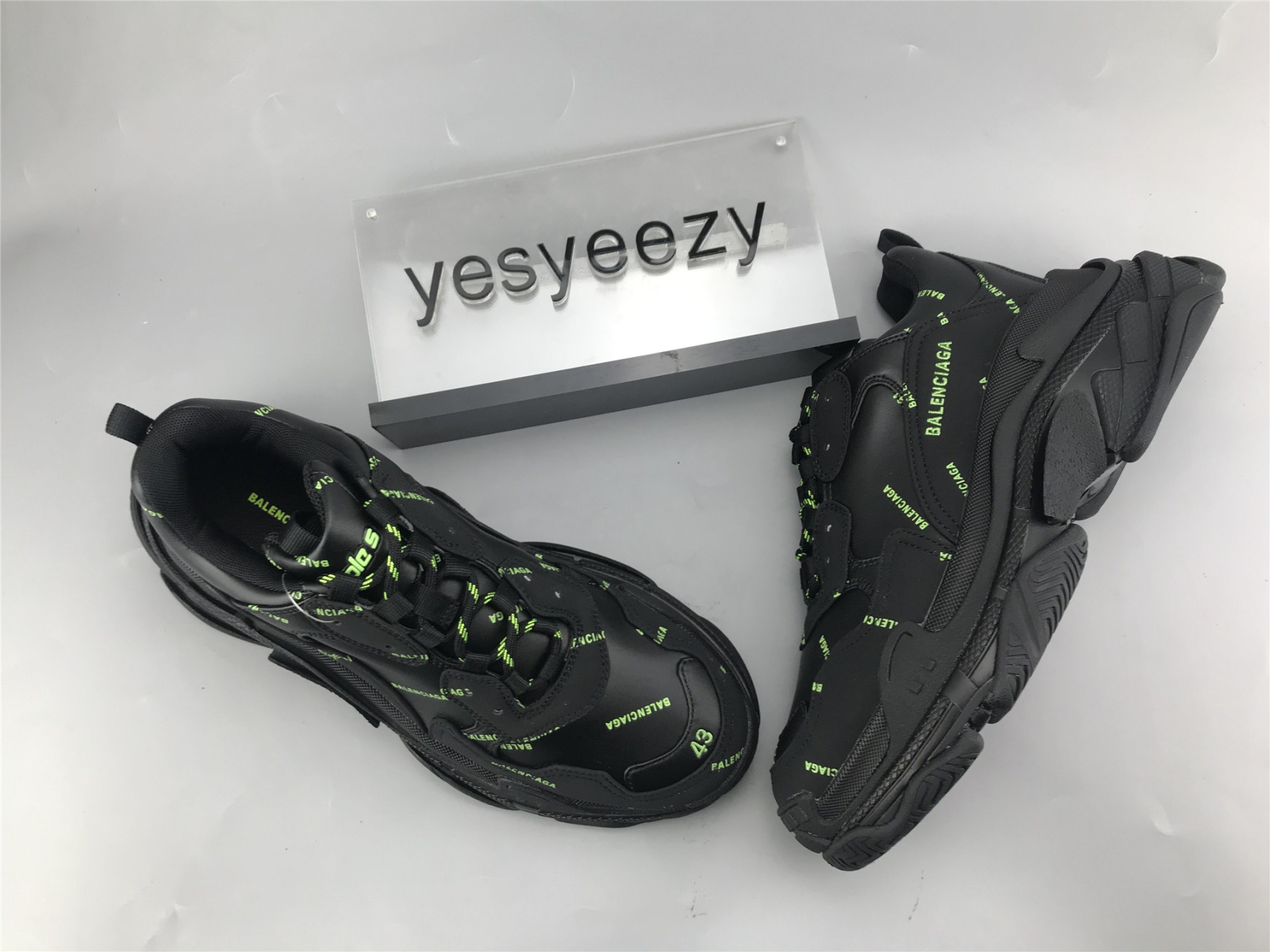 UA TRIPLE S LETTER FLUORESCENT YELLOW