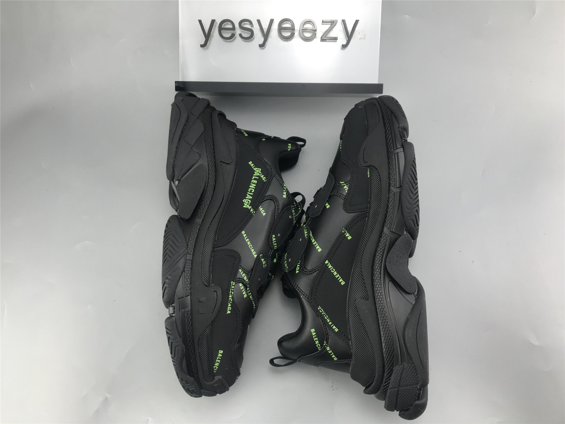 UA TRIPLE S LETTER FLUORESCENT YELLOW