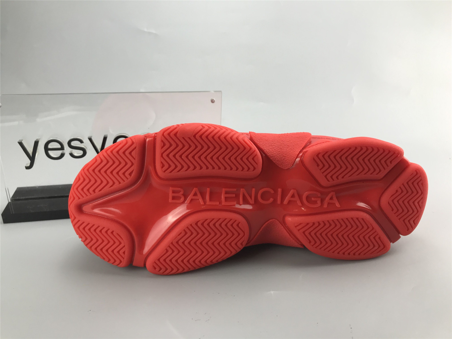 UA TRIPLE S LETTER BRIGHT RED