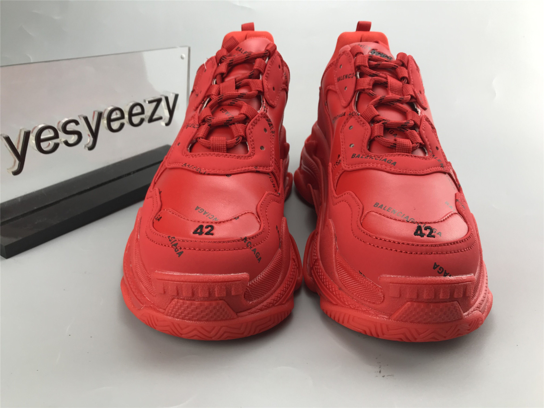 UA TRIPLE S LETTER BRIGHT RED