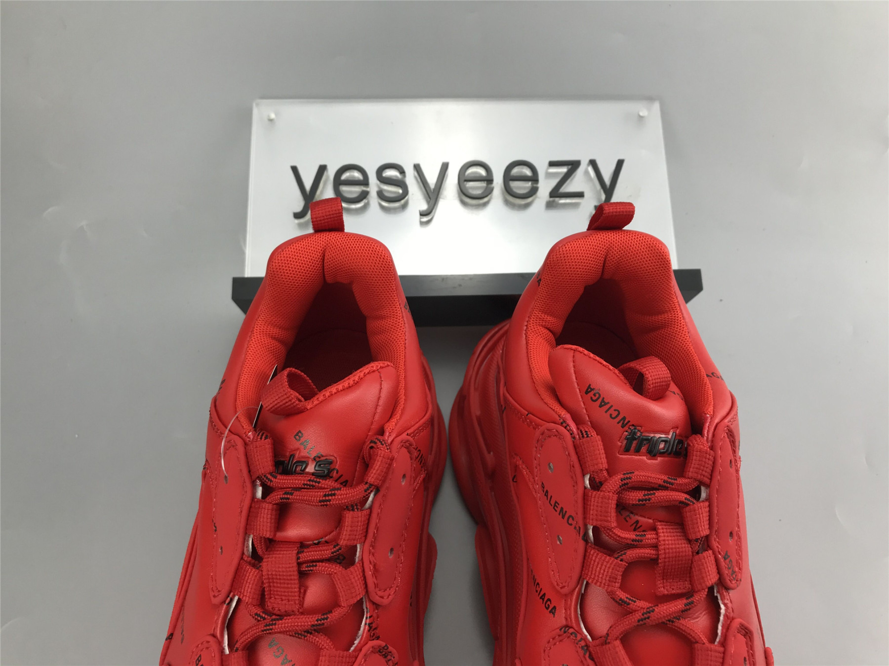 UA TRIPLE S LETTER BRIGHT RED