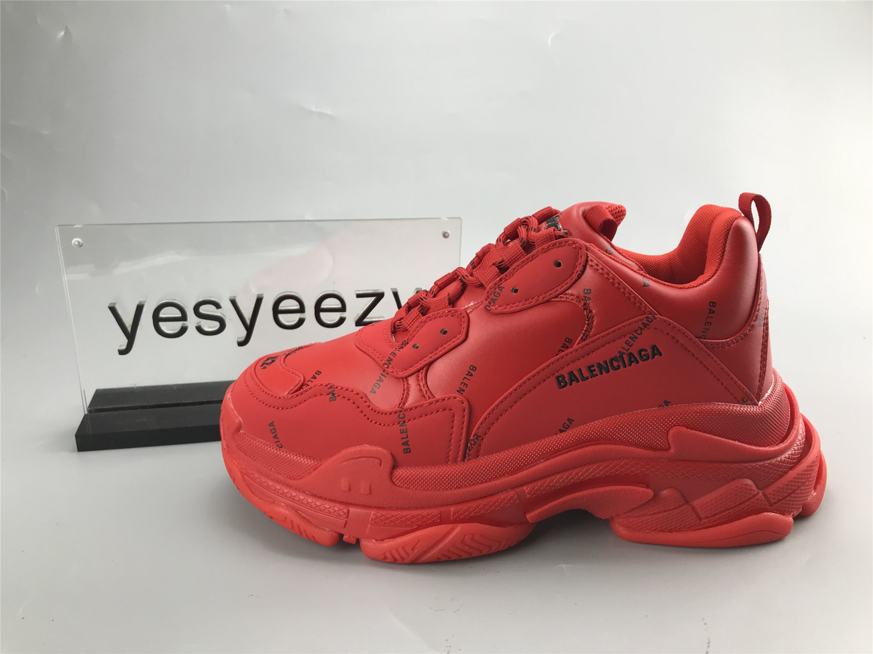 UA TRIPLE S LETTER BRIGHT RED