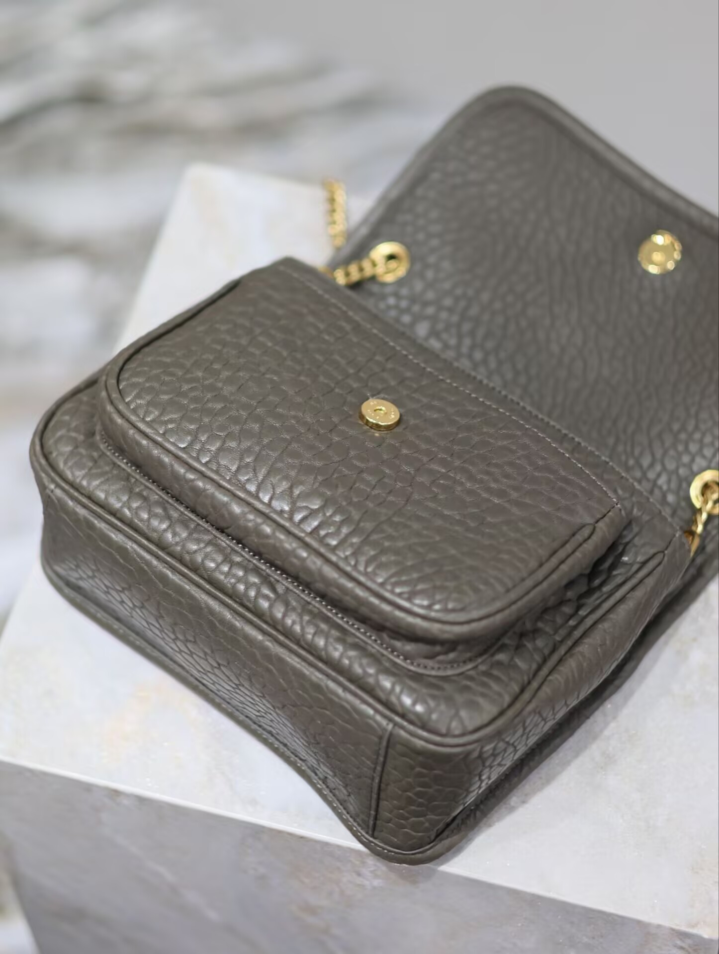 Y51 niki in grained lambskin 828736 22x16.5x12cm