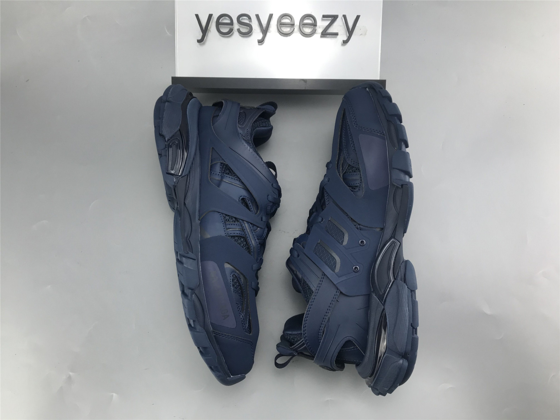 UA TRACK TRAINER DARK NAVY