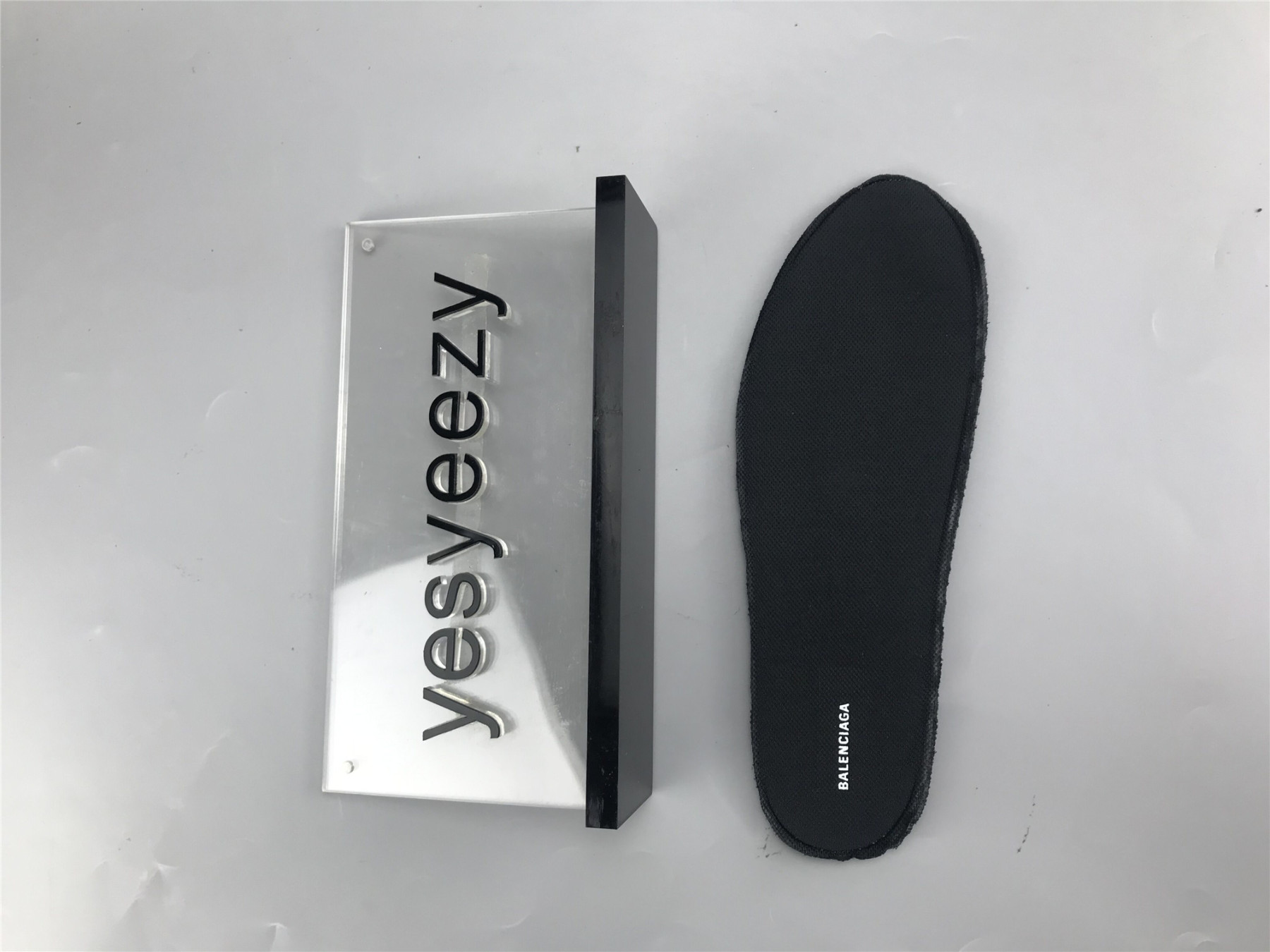 UA TRACK 2 TRAINER CHAMELEON