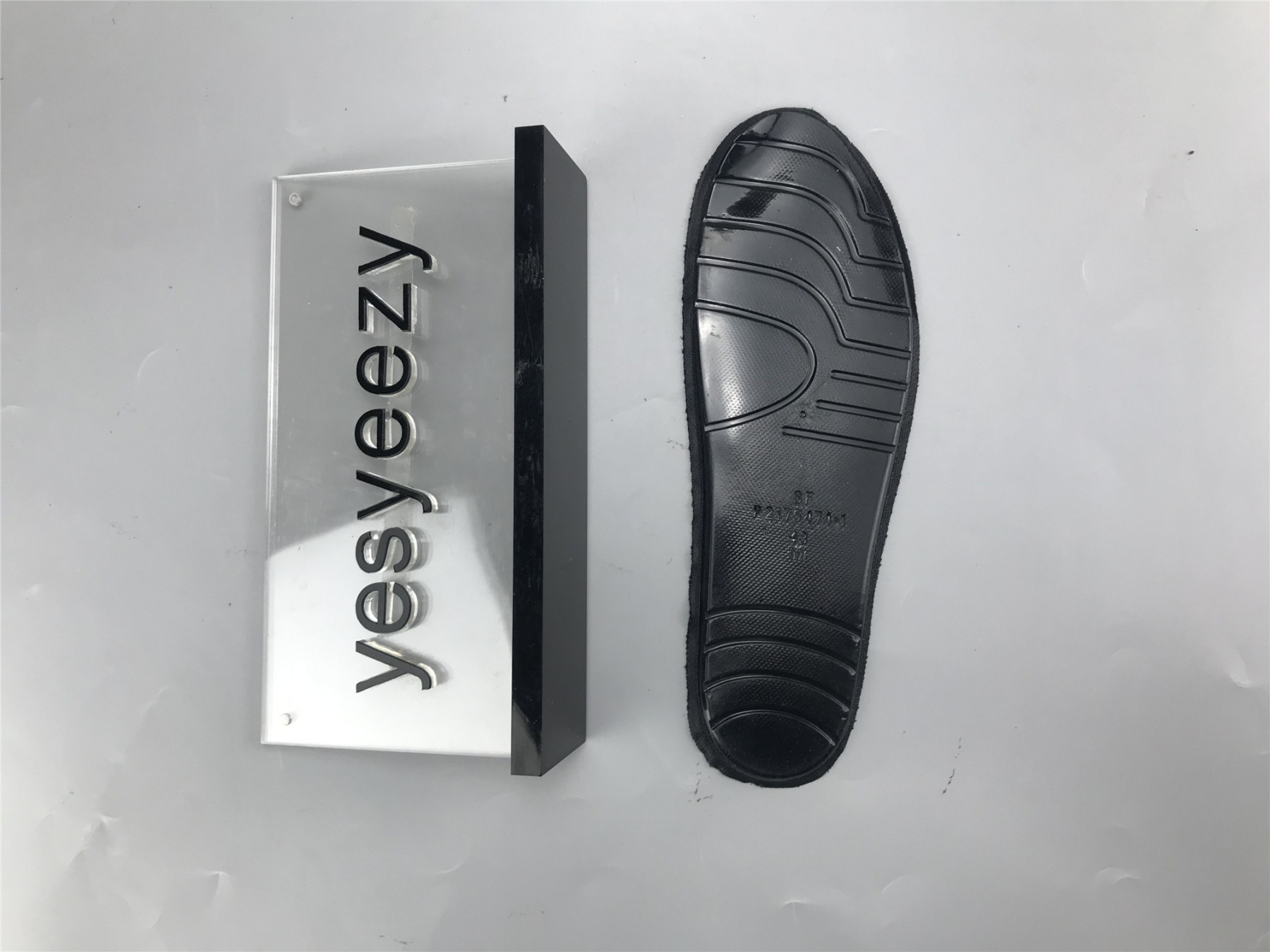 UA TRACK 2 TRAINER CHAMELEON