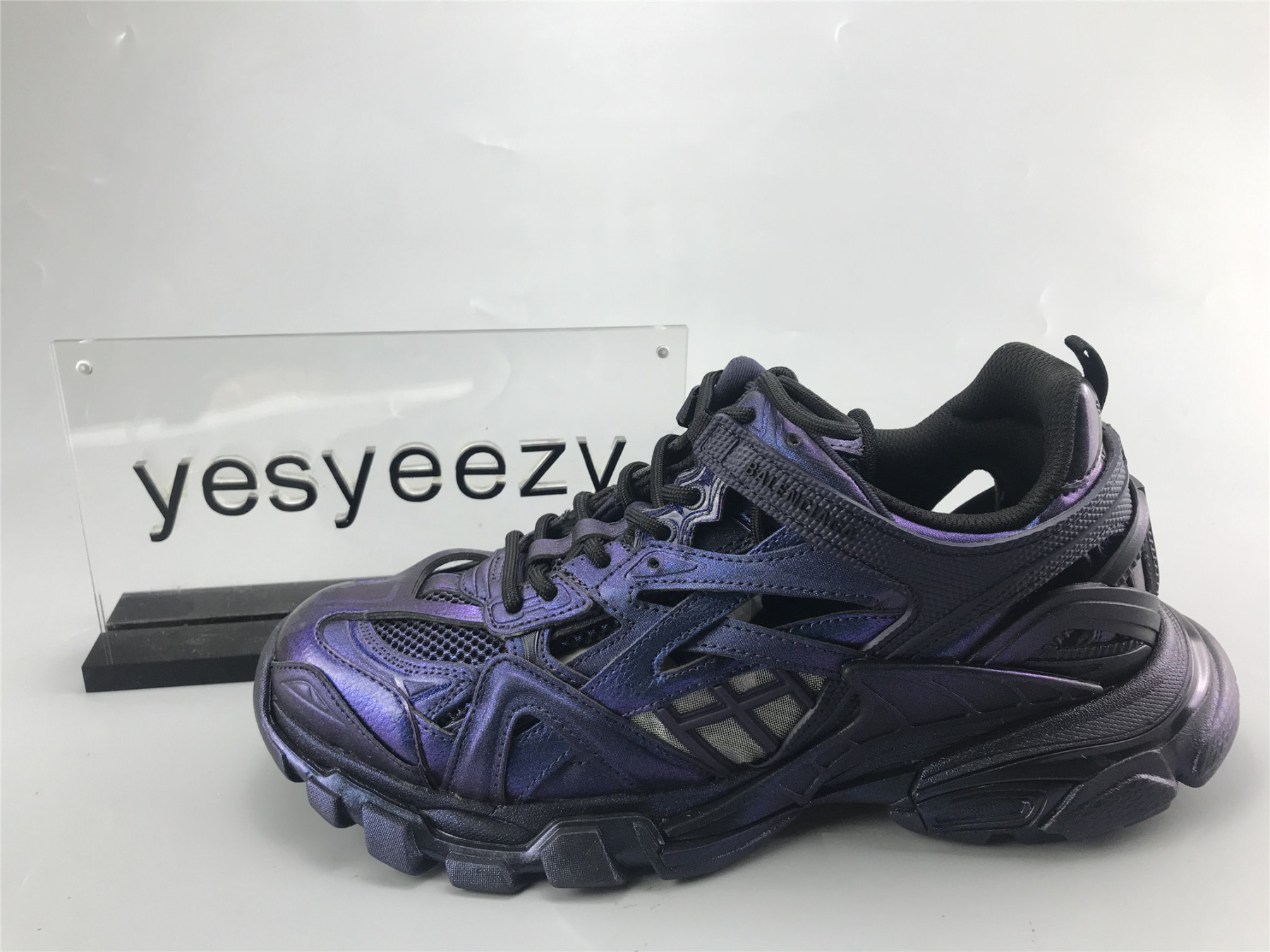 UA TRACK 2 TRAINER CHAMELEON