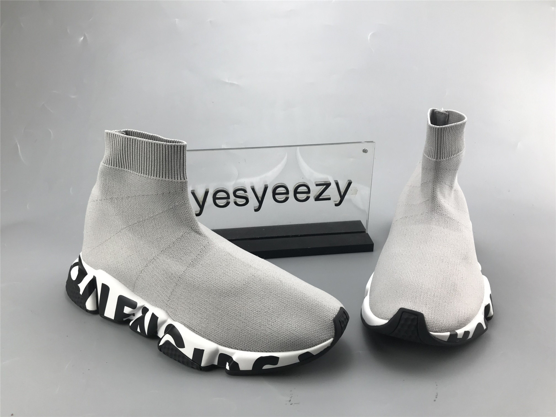 UA GRAFFITI SPEED SNEAKER GRAY BLACK WHITE