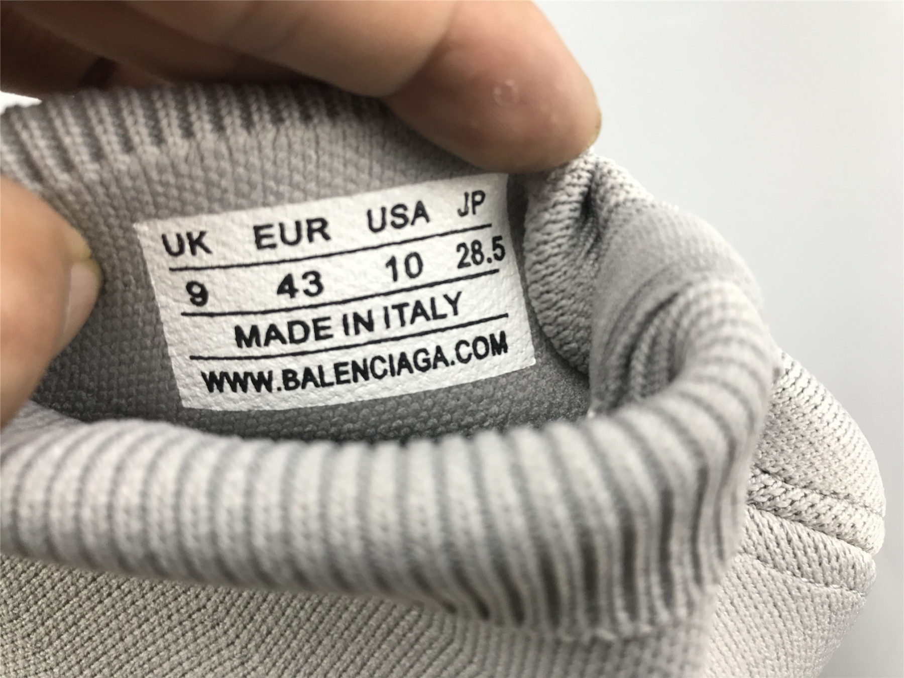 UA GRAFFITI SPEED SNEAKER GRAY BLACK WHITE