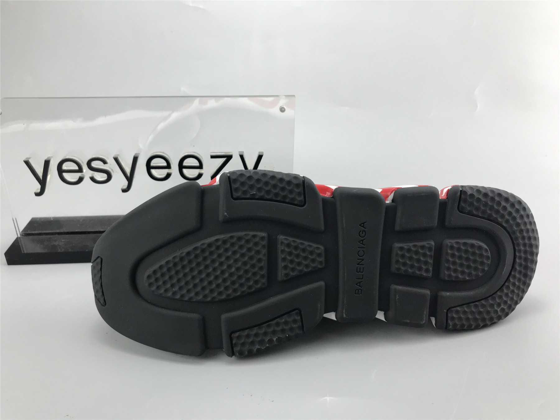 UA GRAFFITI SPEED TRAINER RED SOLE