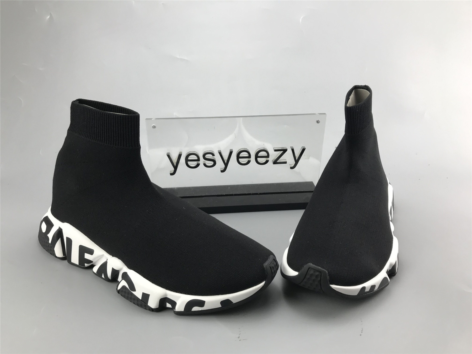 UA GRAFFITI SPEED TRAINER BLACK WHITE