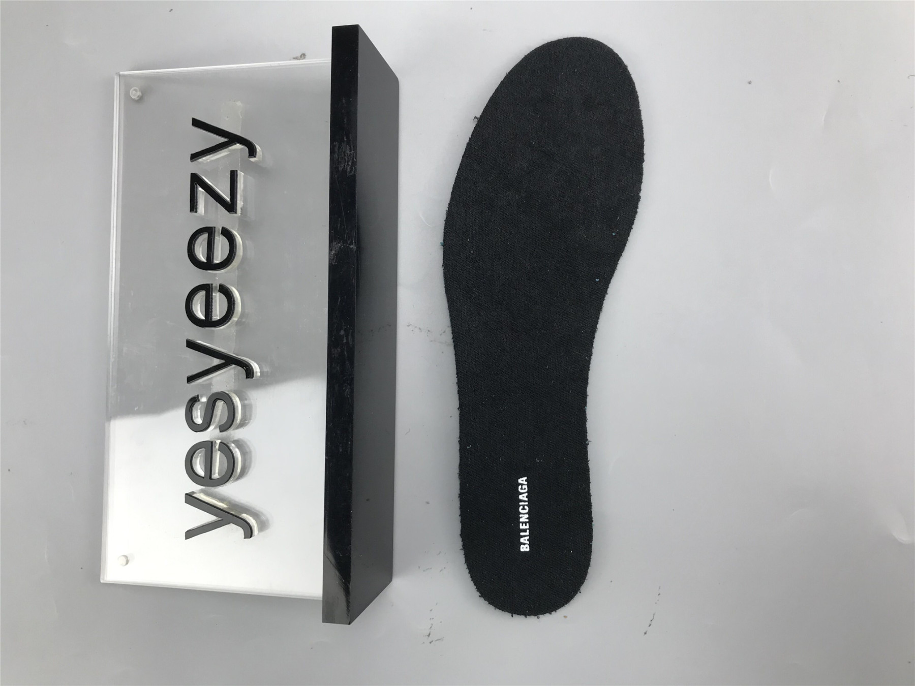 UA GRAFFITI SPEED TRAINER BLACK WHITE