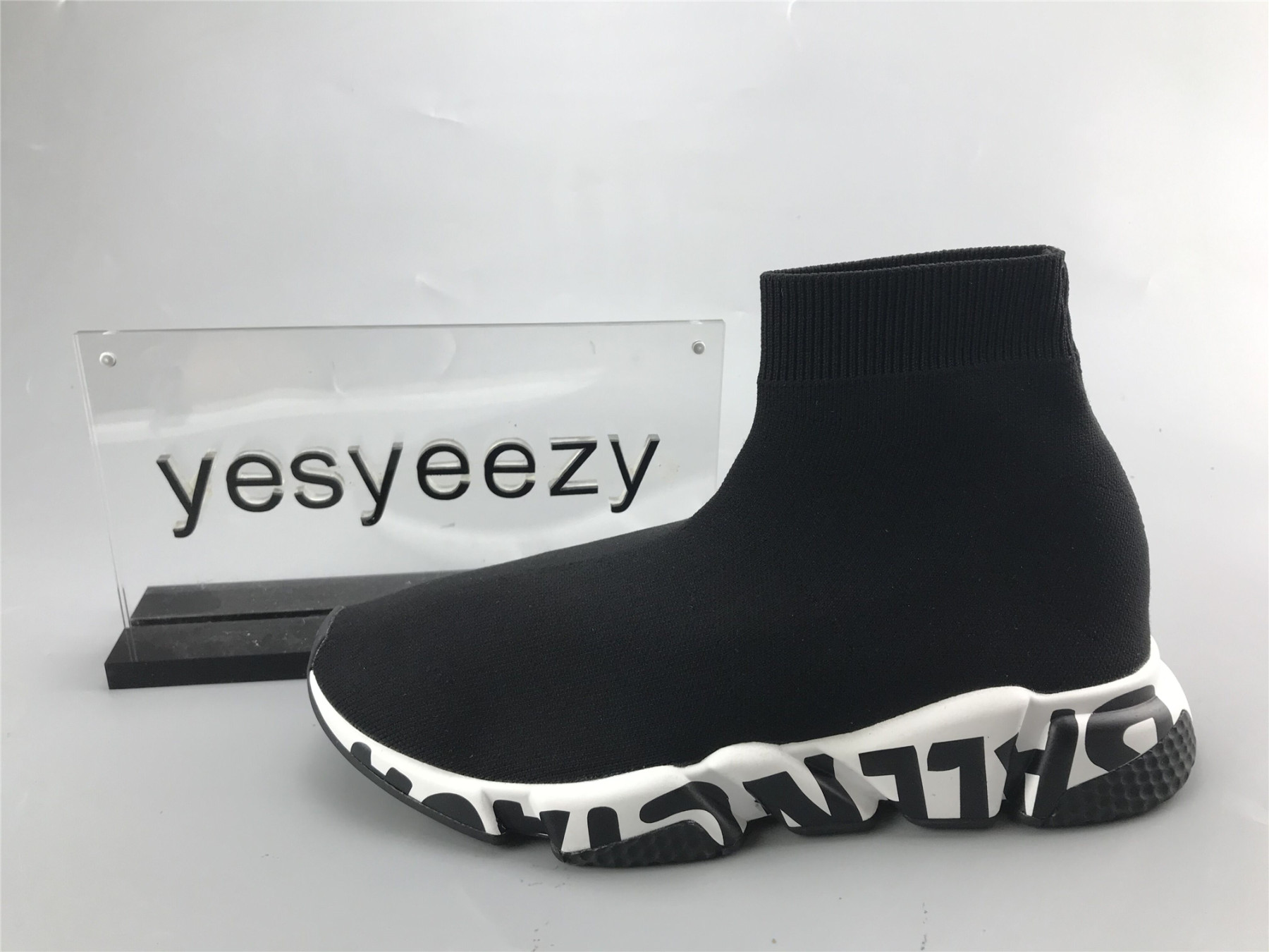 UA GRAFFITI SPEED TRAINER BLACK WHITE