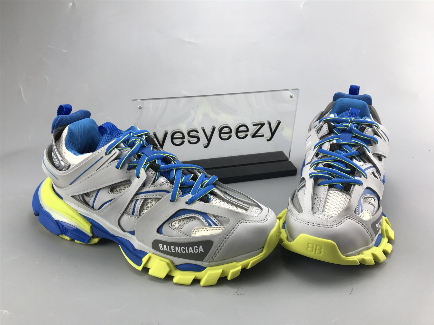 UA TRACK TRAINER GREY BLUE YELLOW