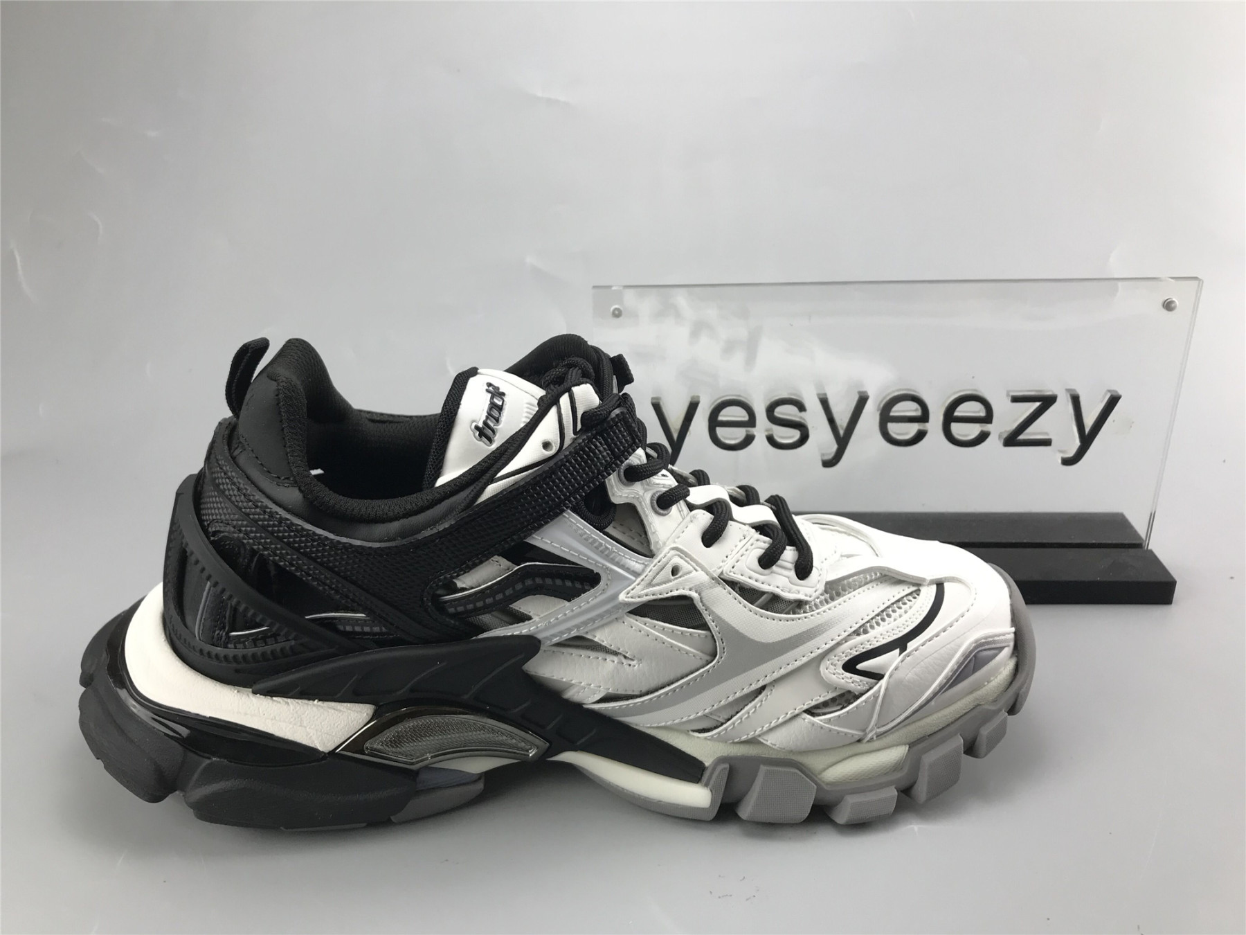 UA TRACK 2 TRAINER BLACK WHITE