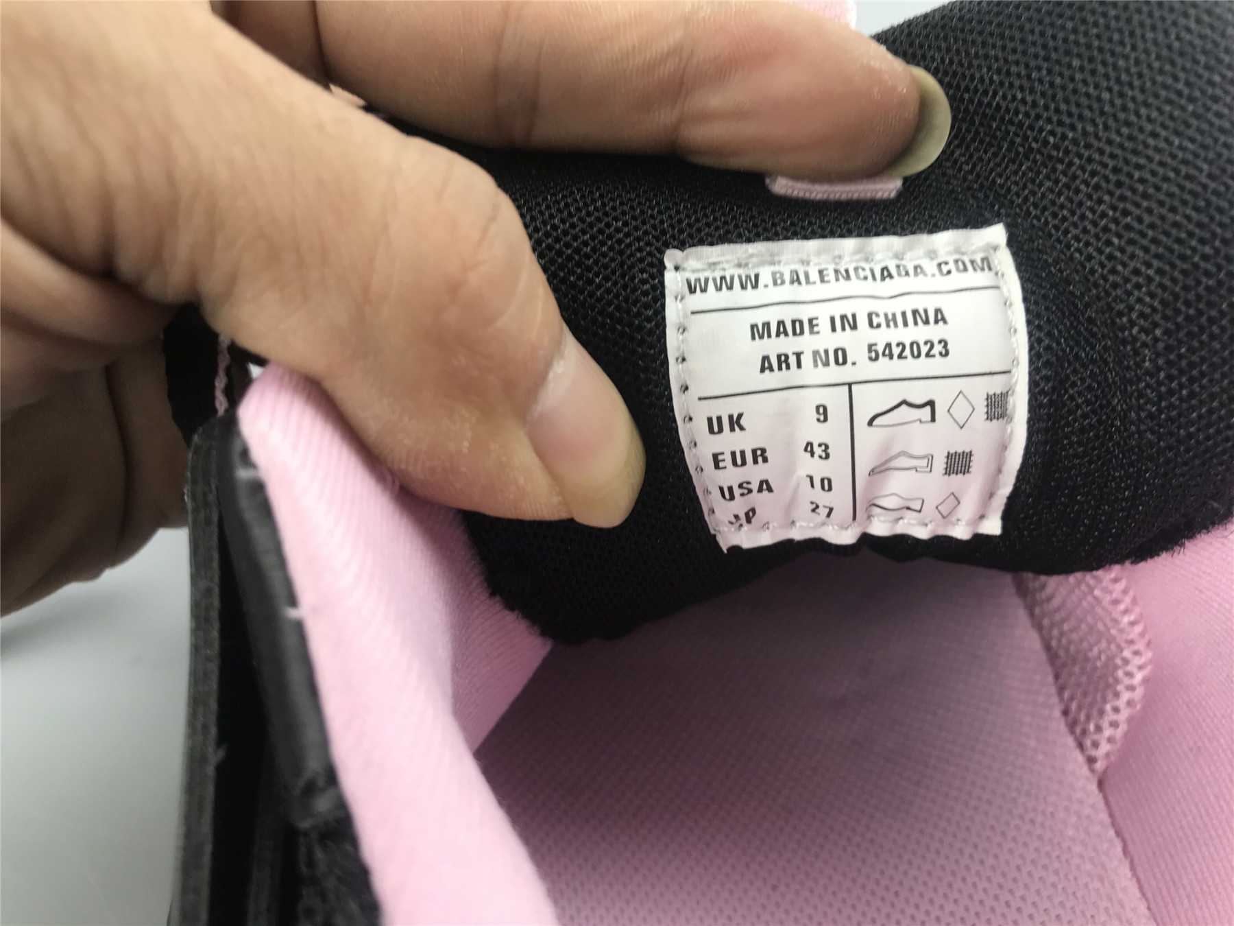 UA TRACK TRAINER BLACK PINK