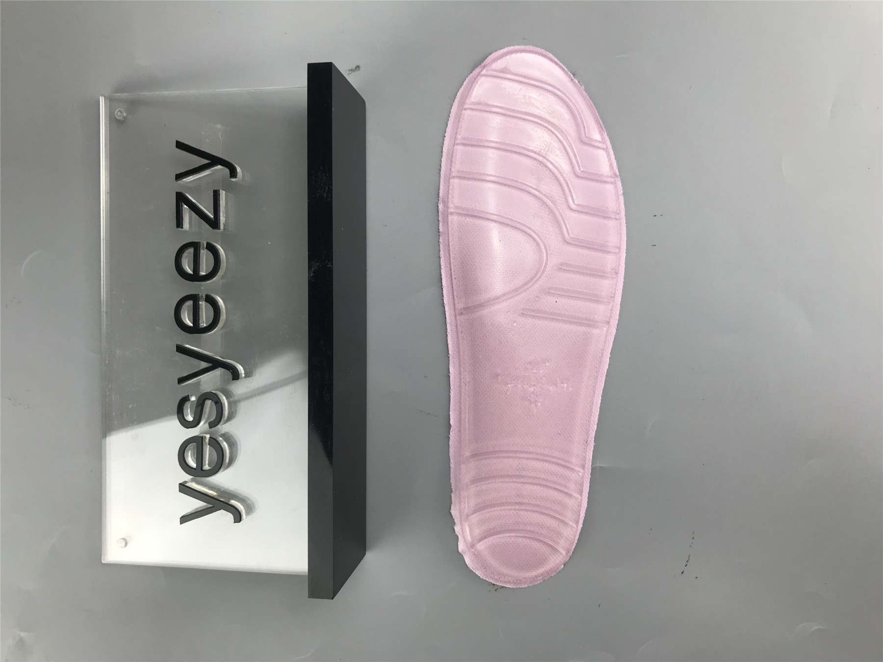 UA TRACK TRAINER BLACK PINK