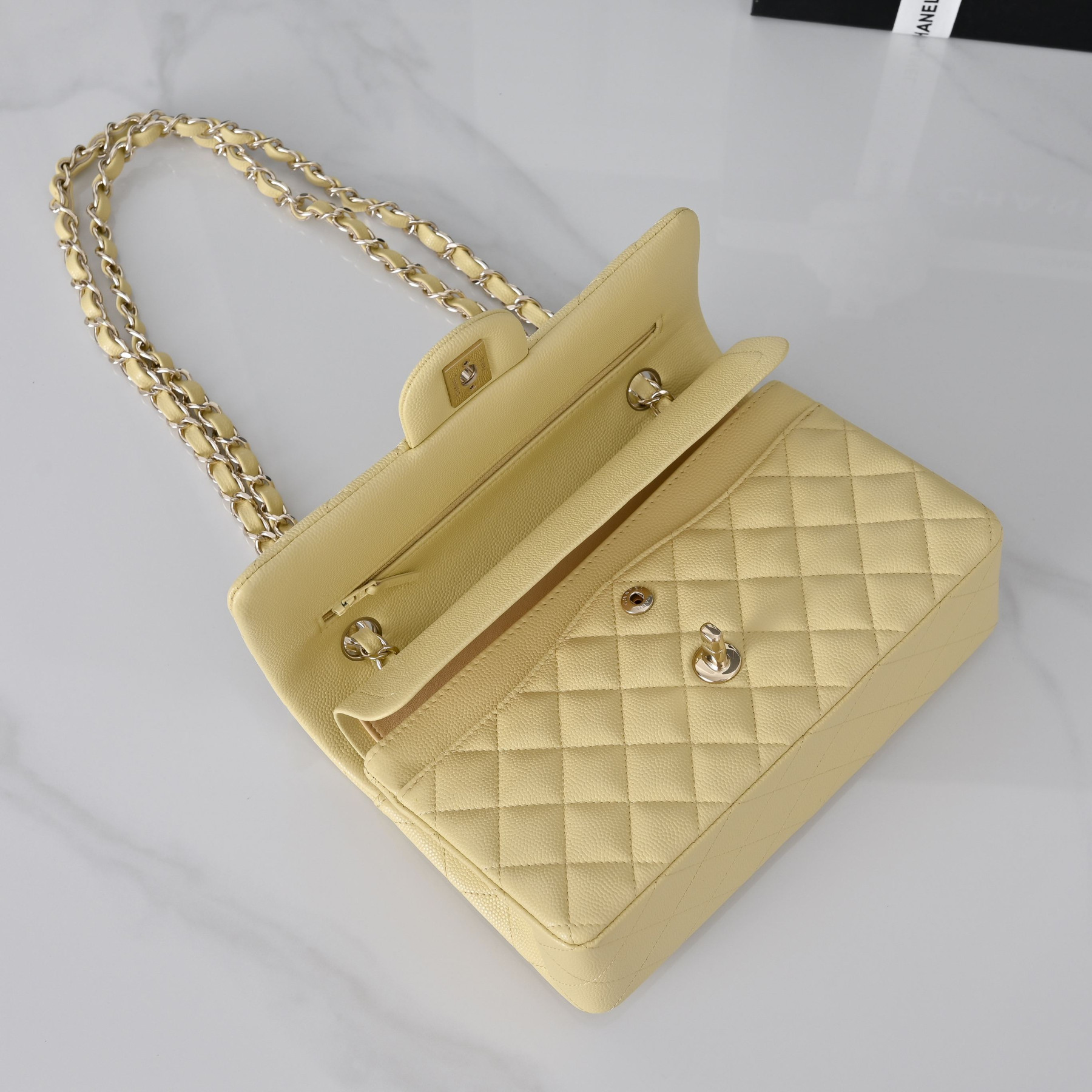 Ch**el classic flap handbag baby yellow with light gold hardware and caviar leather a01113 23x14.5x6cm