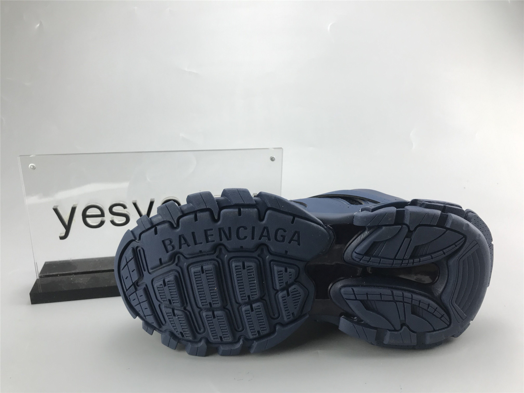 UA TRACK TRAINER DARK NAVY WITH LED LIGHTS