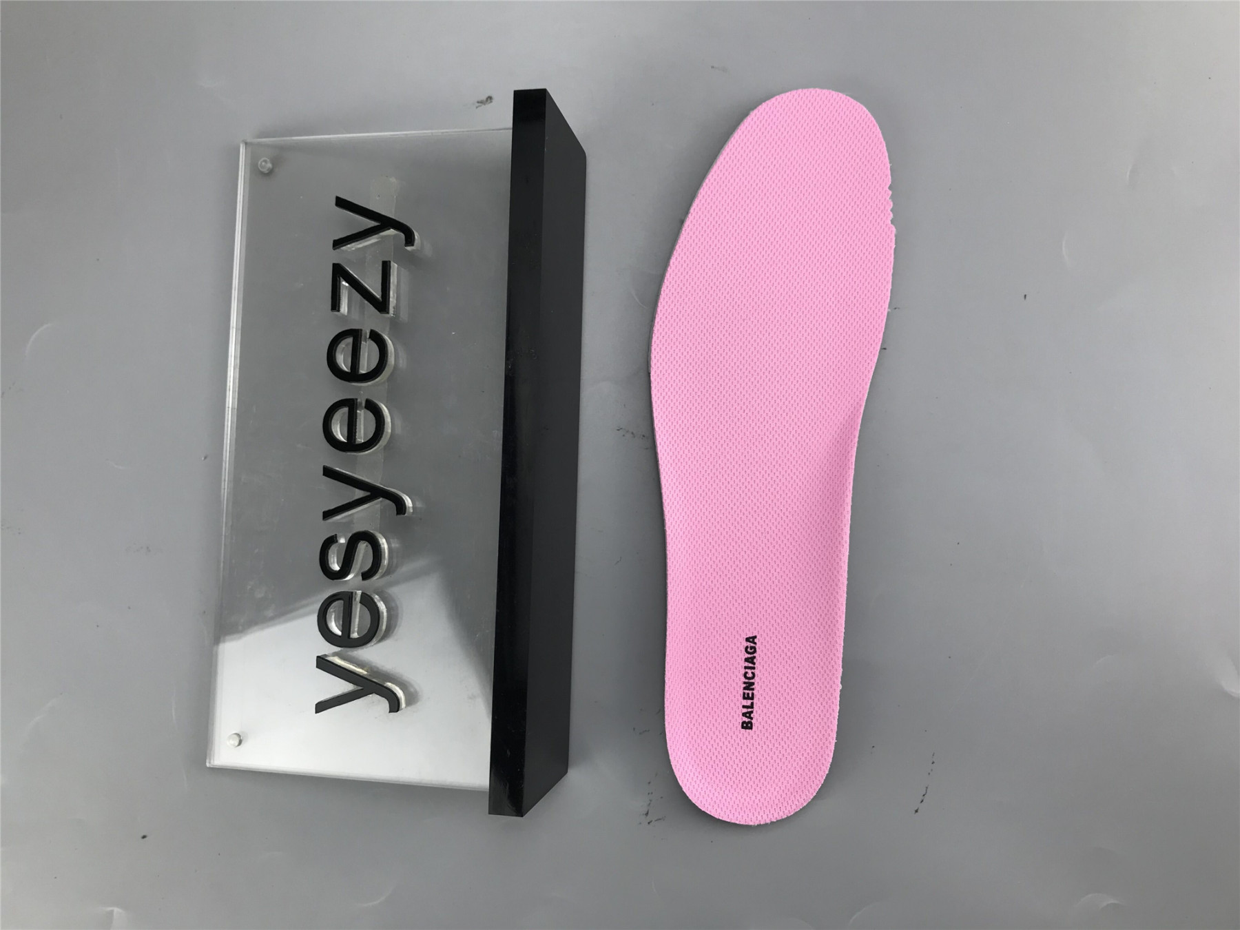 UA TRIPLE S CLEAR SOLE SNEAKER PINK