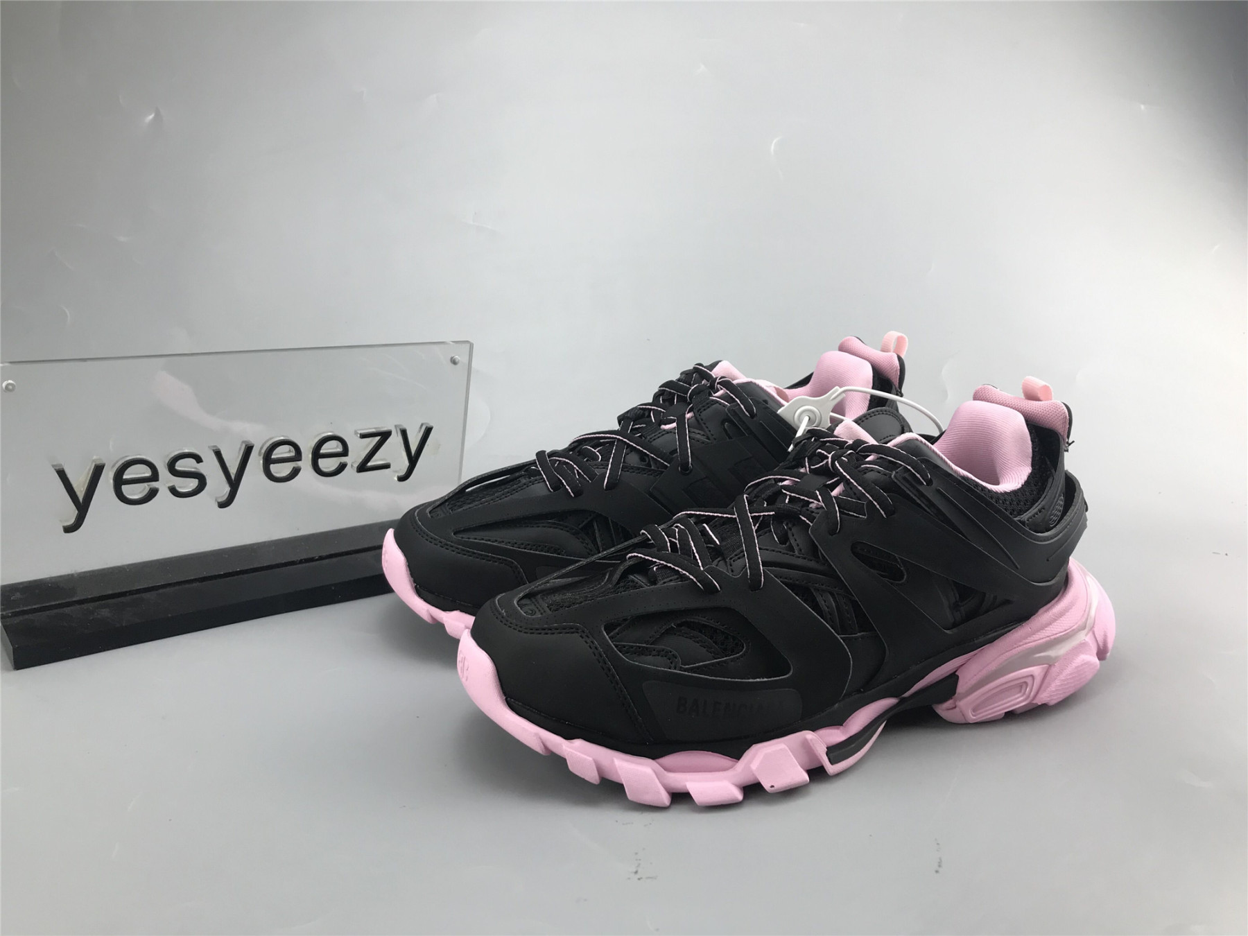 UA TRACK TRAINER BLACK PINK WITH LED LIGHTS