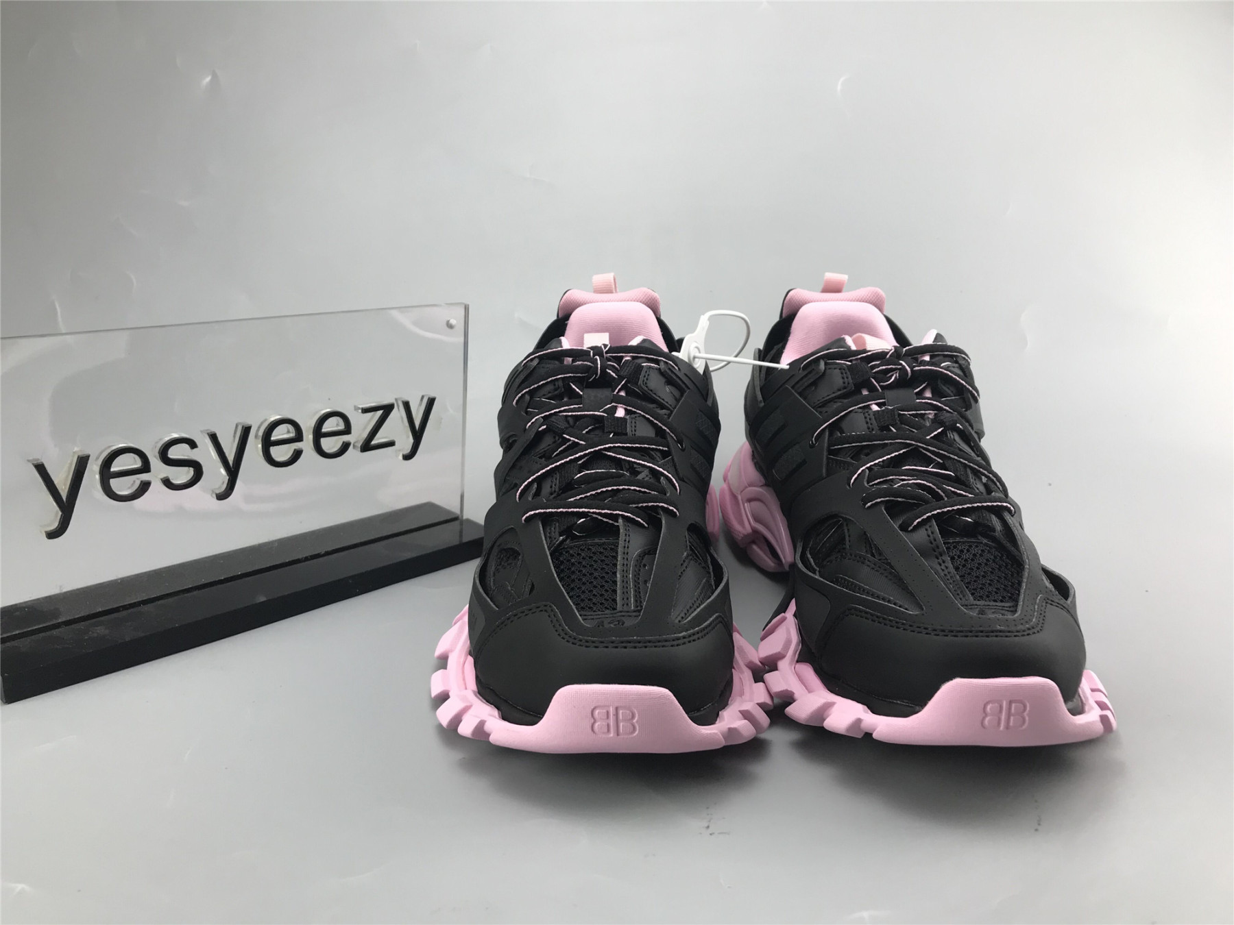 UA TRACK TRAINER BLACK PINK WITH LED LIGHTS