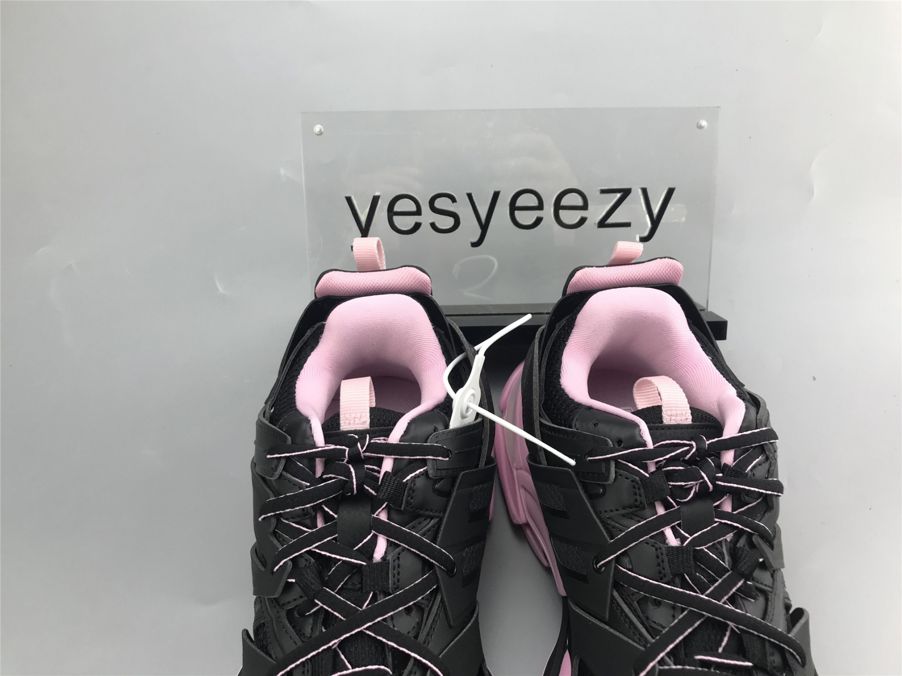 UA TRACK TRAINER BLACK PINK WITH LED LIGHTS