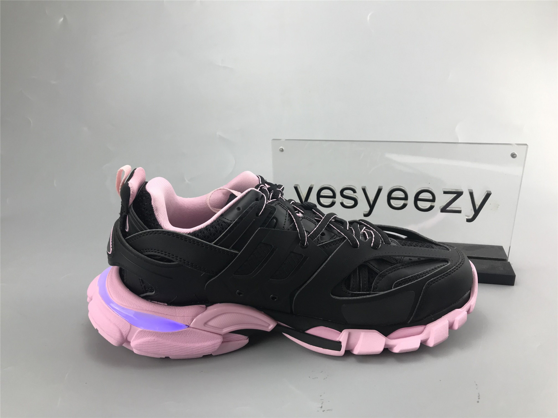 UA TRACK TRAINER BLACK PINK WITH LED LIGHTS